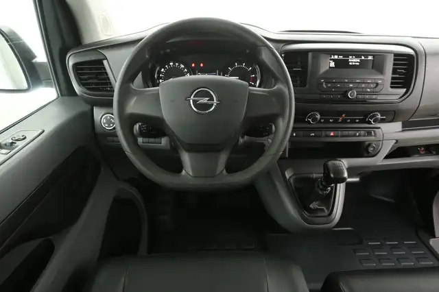 Opel Vivaro view 2