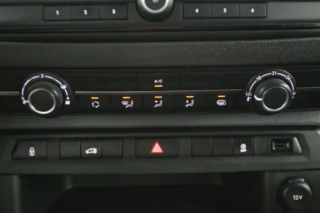 Opel Vivaro view 12