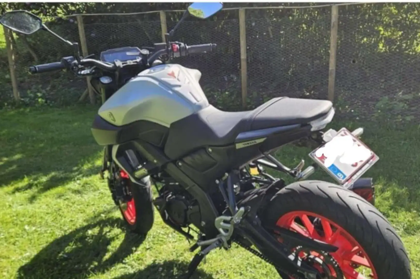 Yamaha MT-125 Gri - 2