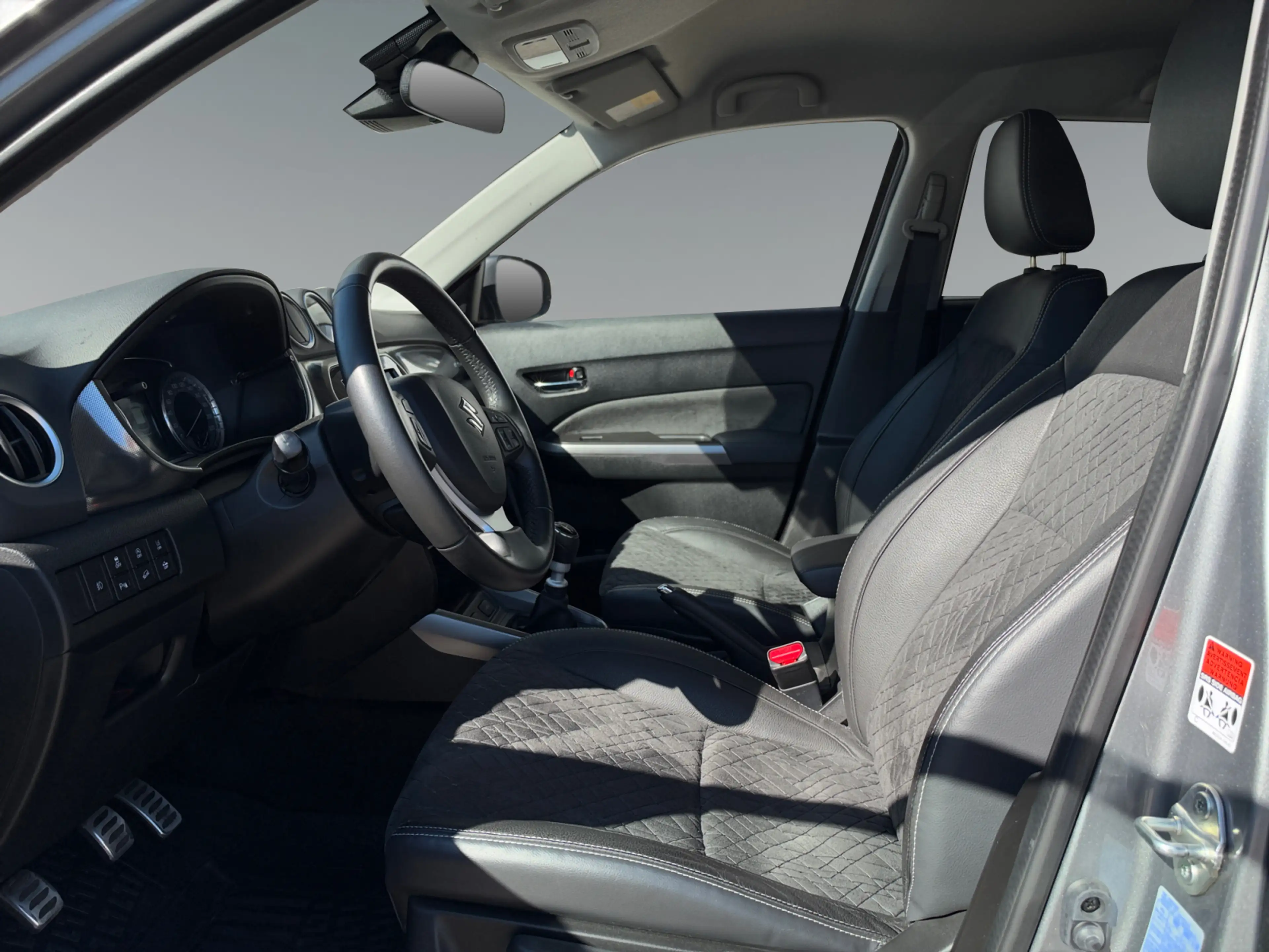 Suzuki Vitara Vitara 1,4 GL+ DITC Hyb ALLGRIP Katana flash Limi — photo 9