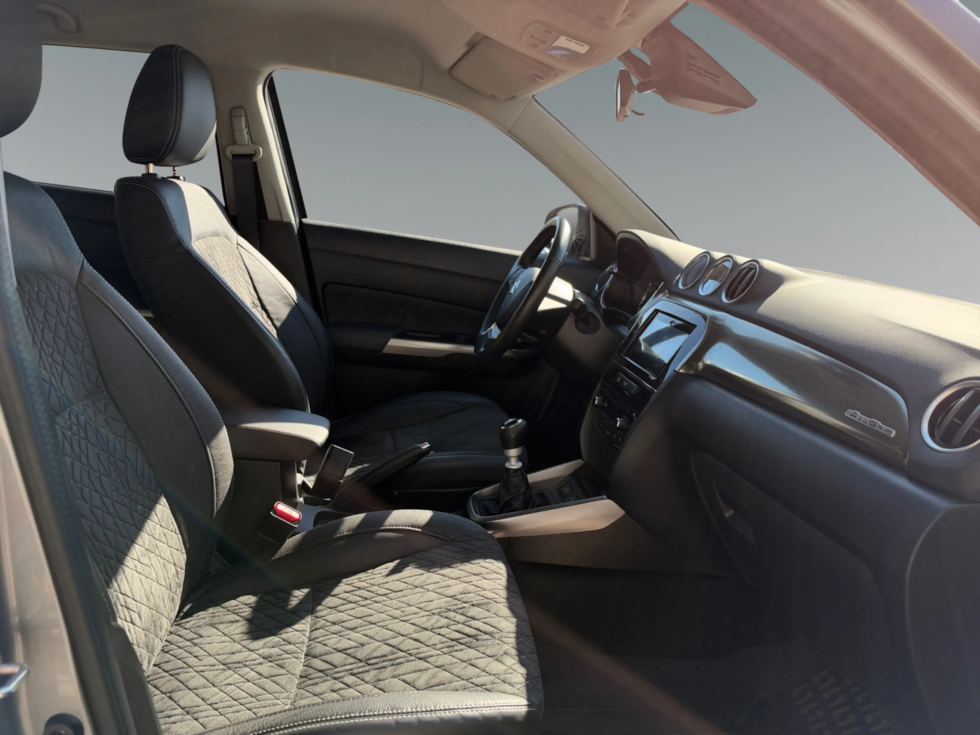Suzuki Vitara Vitara 1,4 GL+ DITC Hyb ALLGRIP Katana flash Limi — photo 12
