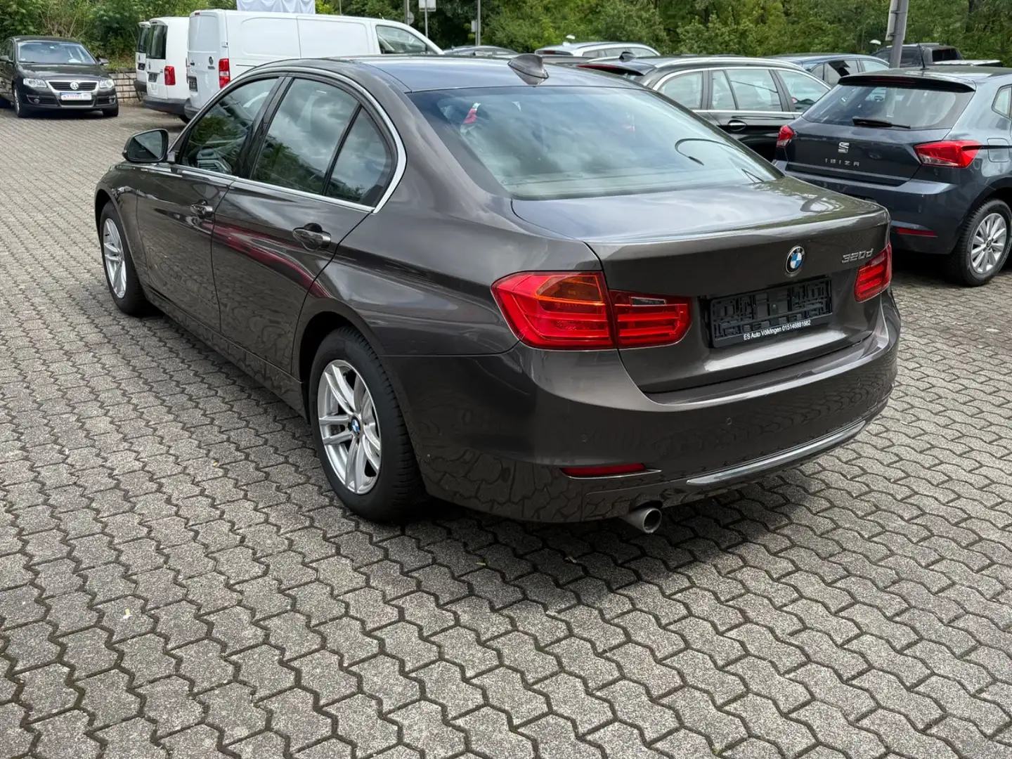 BMW 320 D Limousine Luxury Leder Head Up Schiebedach Brun - 2