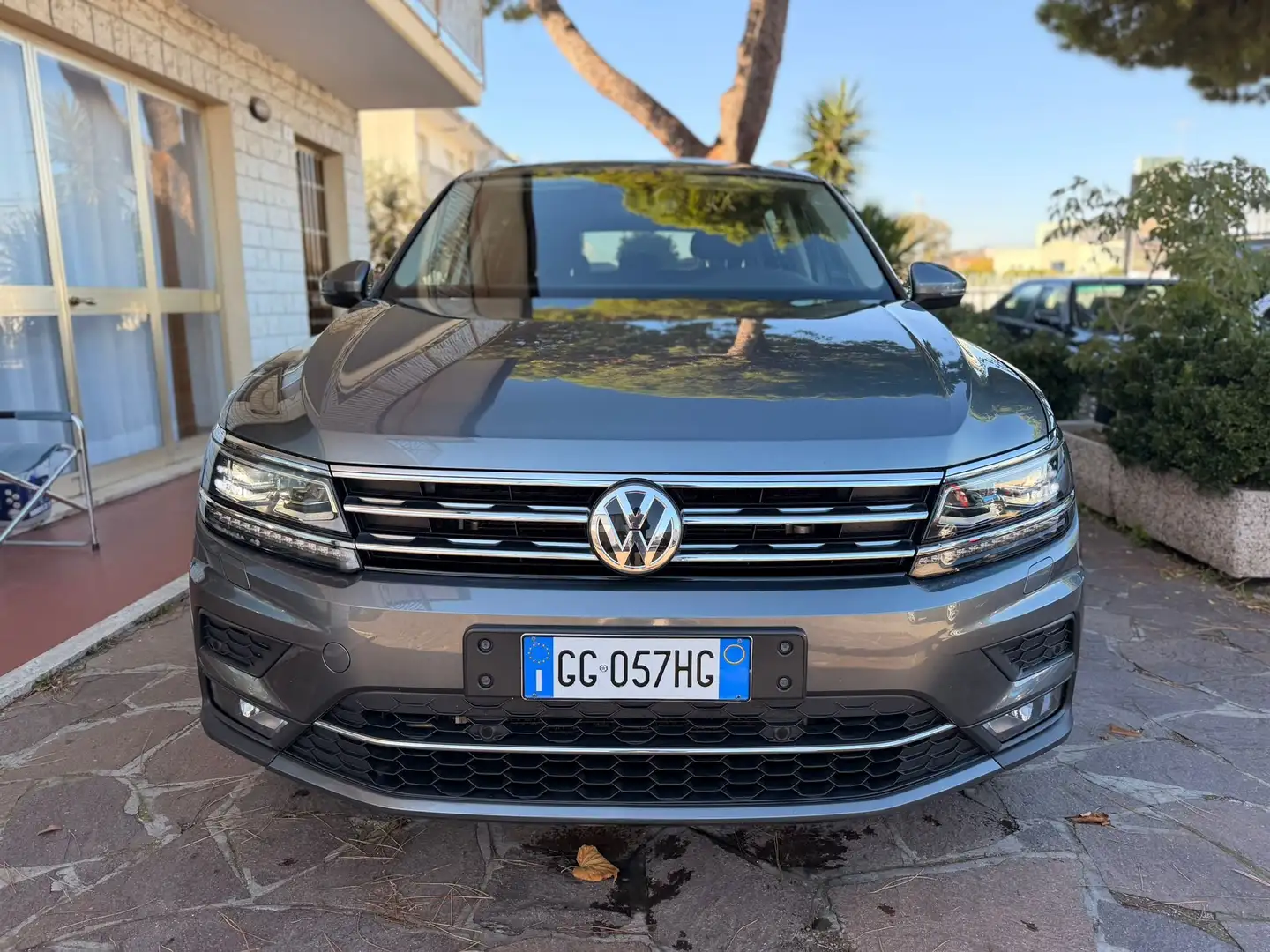Volkswagen Tiguan Allspace 2.0 tdi Advanced 7 posti Gris - 2