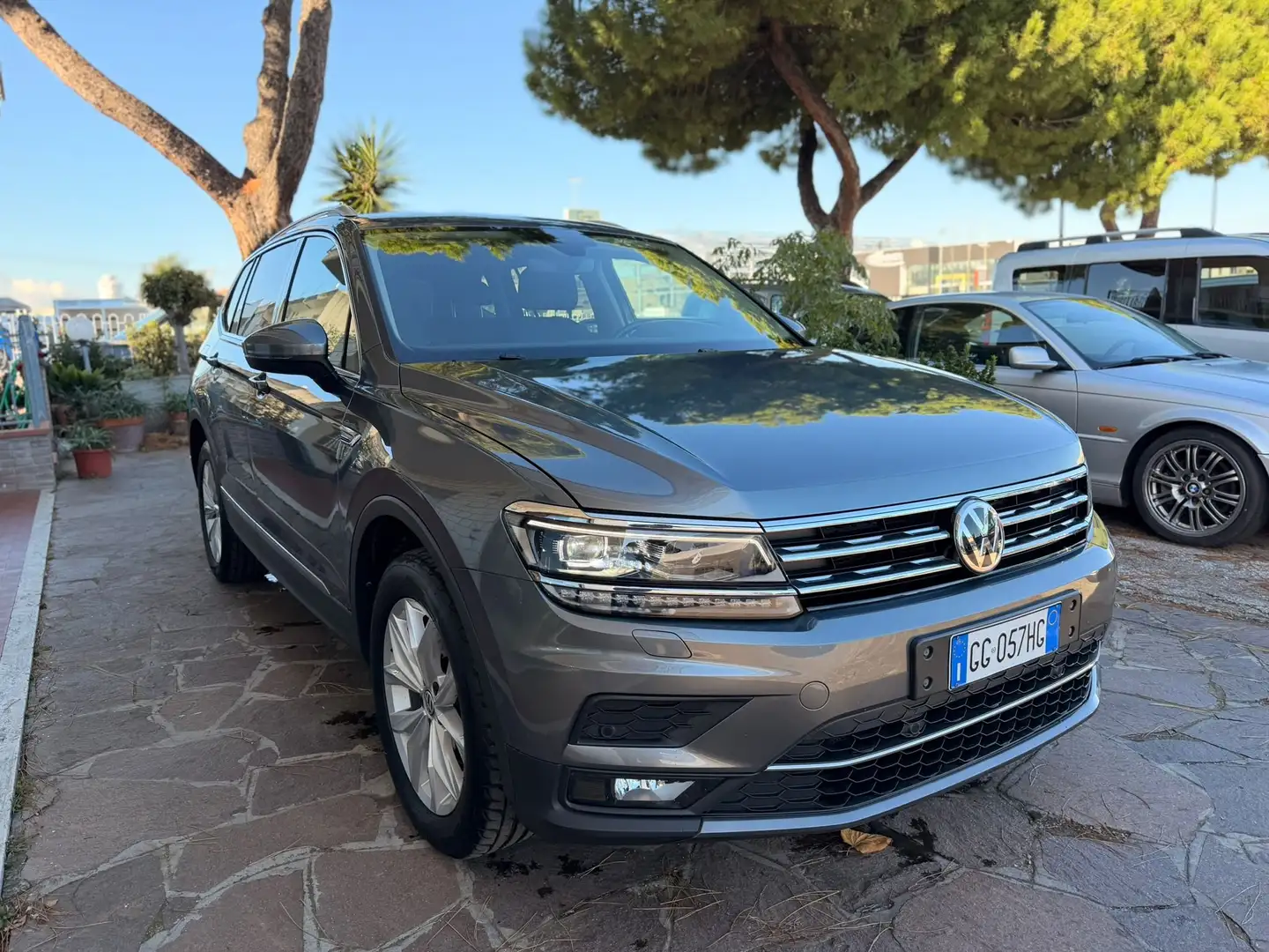 Volkswagen Tiguan Allspace 2.0 tdi Advanced 7 posti Gris - 1