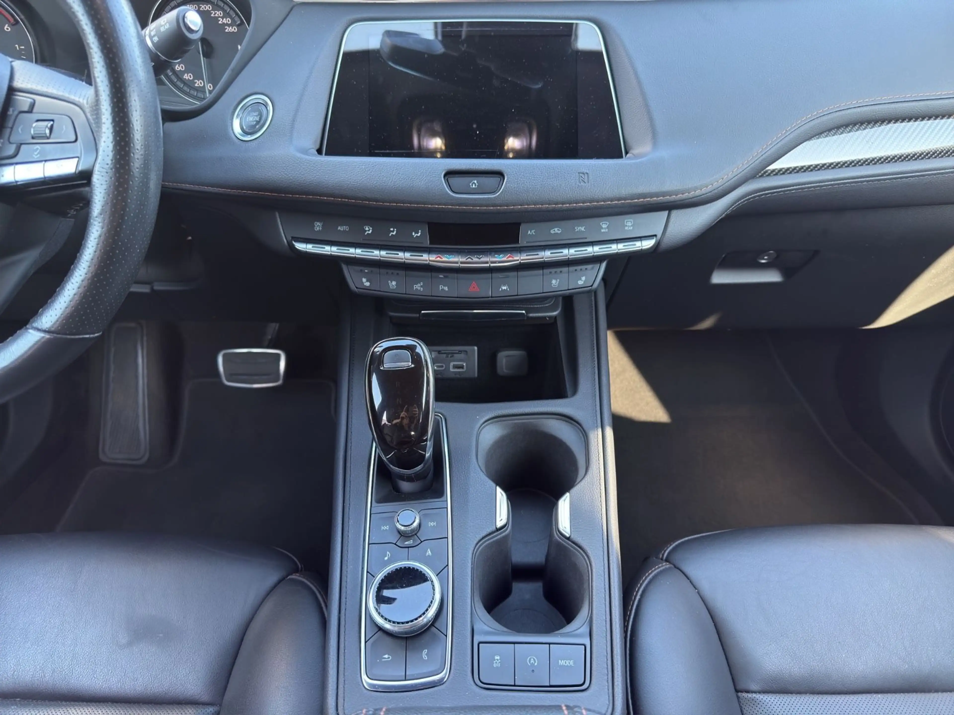 Cadillac XT4 Sport AWD — photo 15