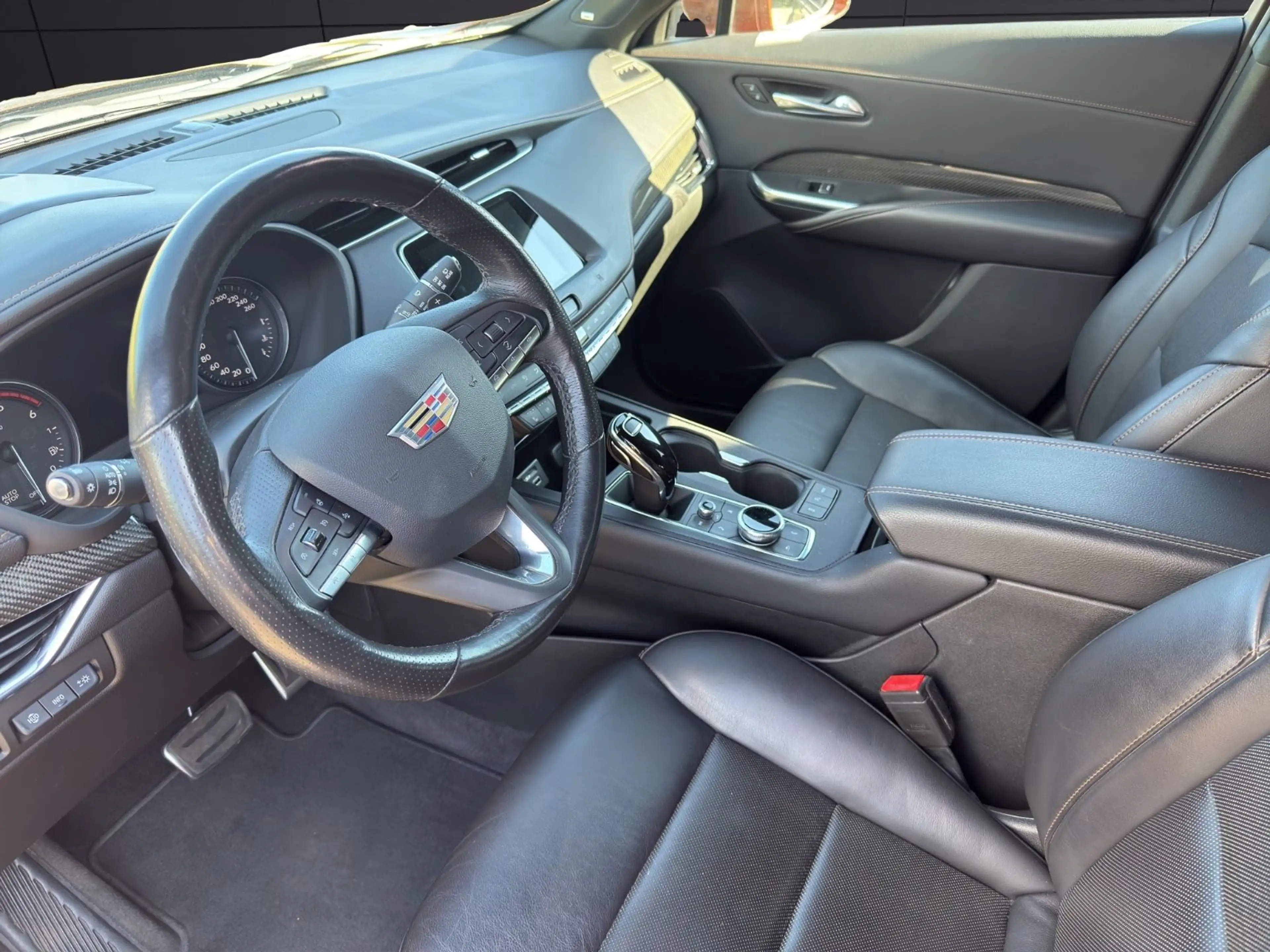 Cadillac XT4 Sport AWD — photo 13