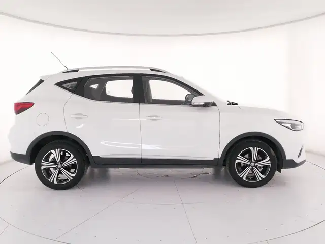 MG ZS view 3