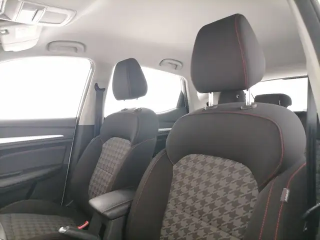 MG ZS view 12