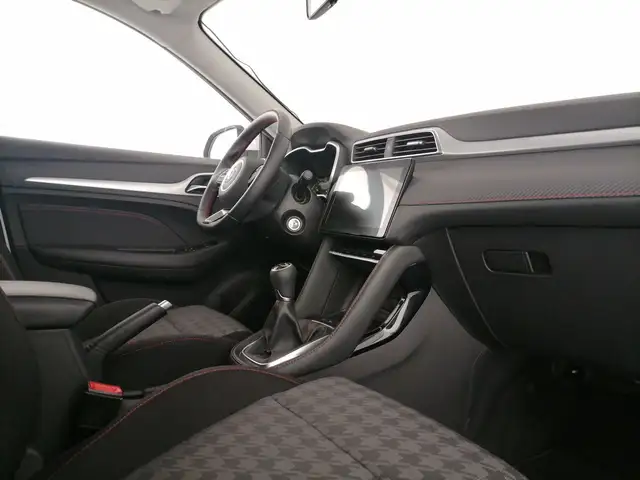 MG ZS view 7