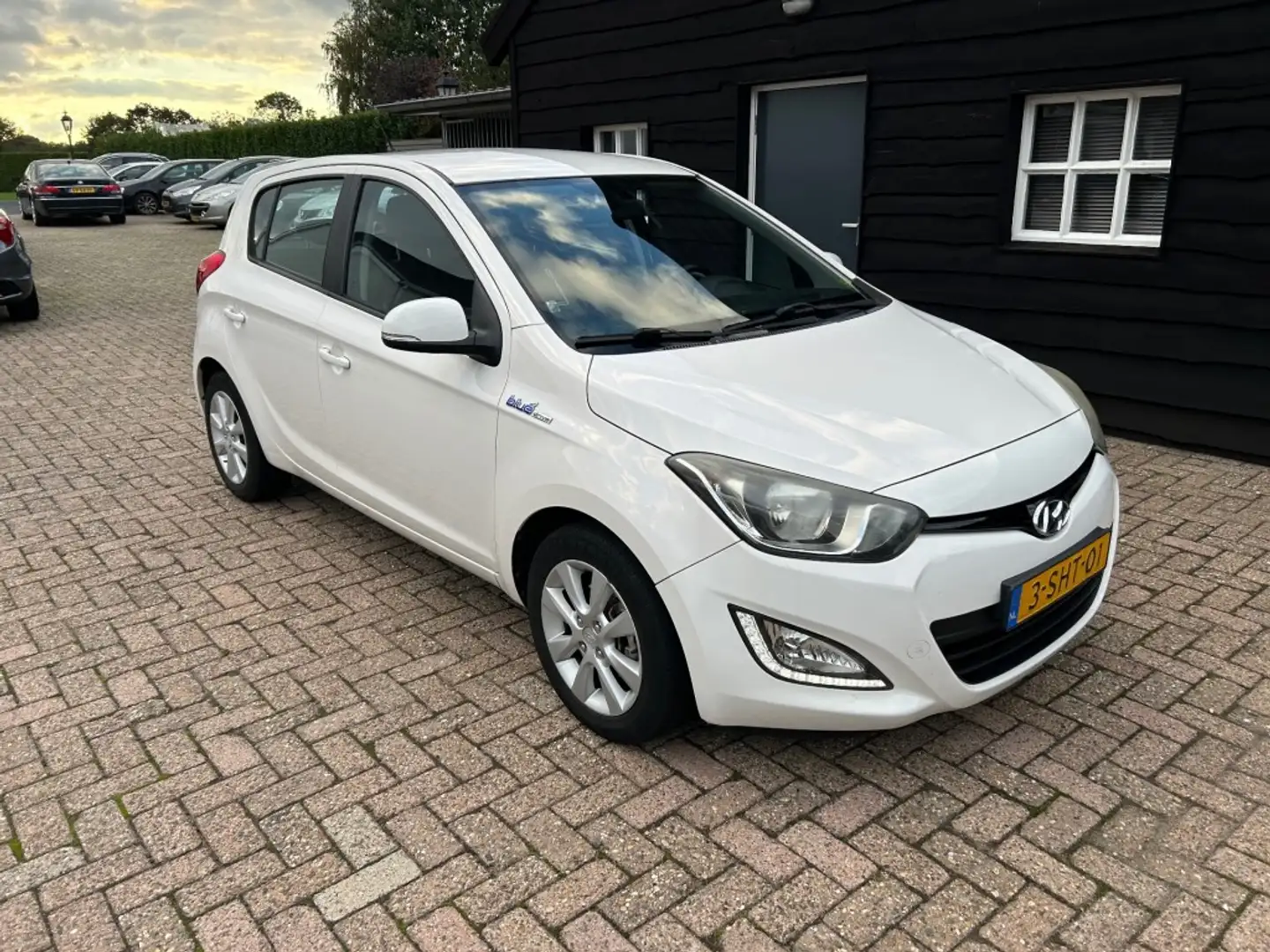 Hyundai i20 1.2 i-Deal Wit - 1