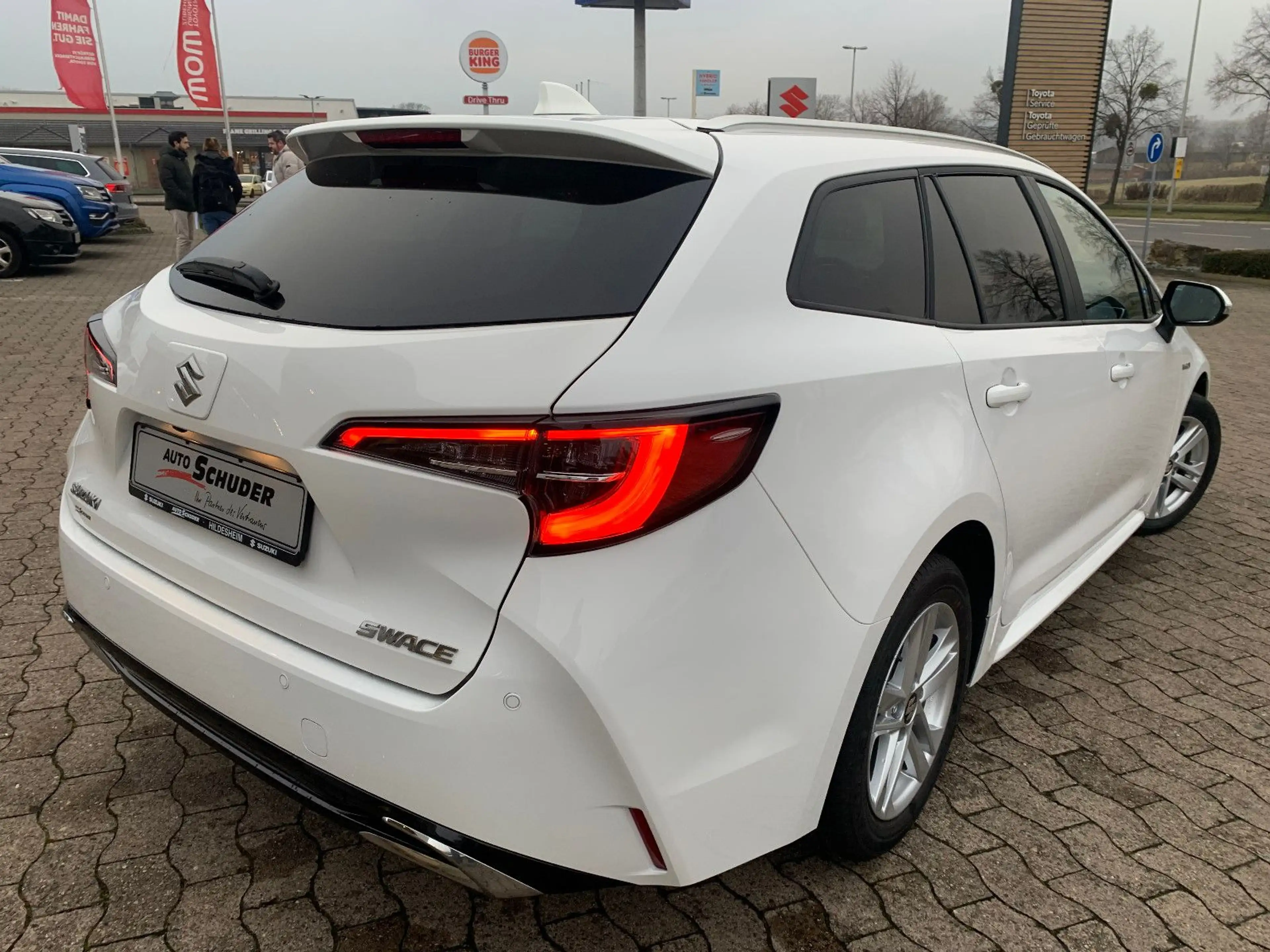 Suzuki Swace Kombi 1,8 Hybrid CVT Comfort + — photo 2