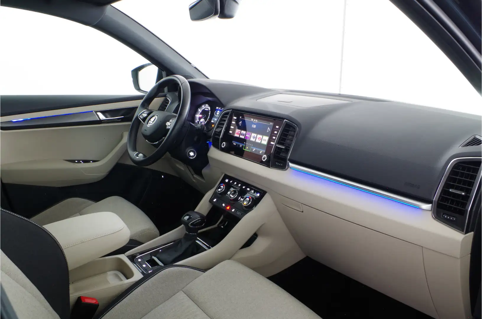 Skoda Karoq 1.5 TSI ACT Business Edition Plus 150pk  Trekhaak Grijs - 2
