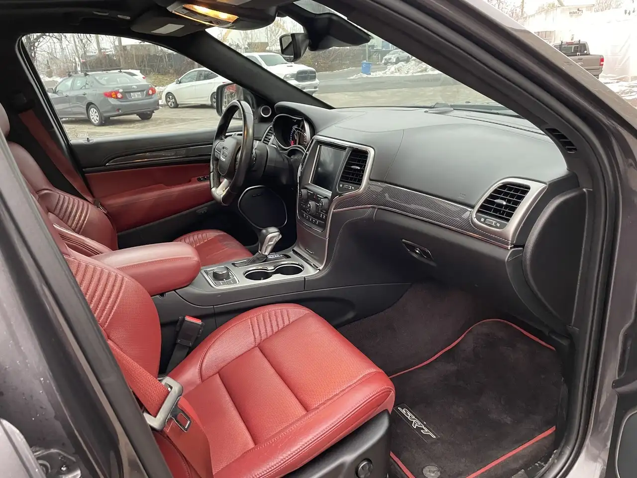 Jeep Grand Cherokee снимка Jeep Grand Cherokee