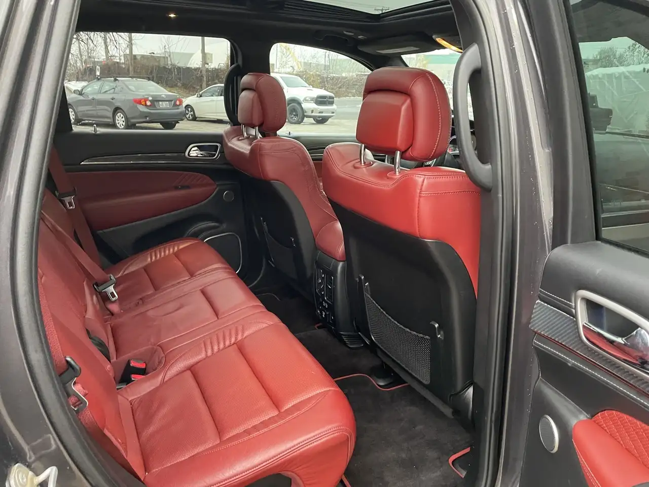 Jeep Grand Cherokee снимка Jeep Grand Cherokee