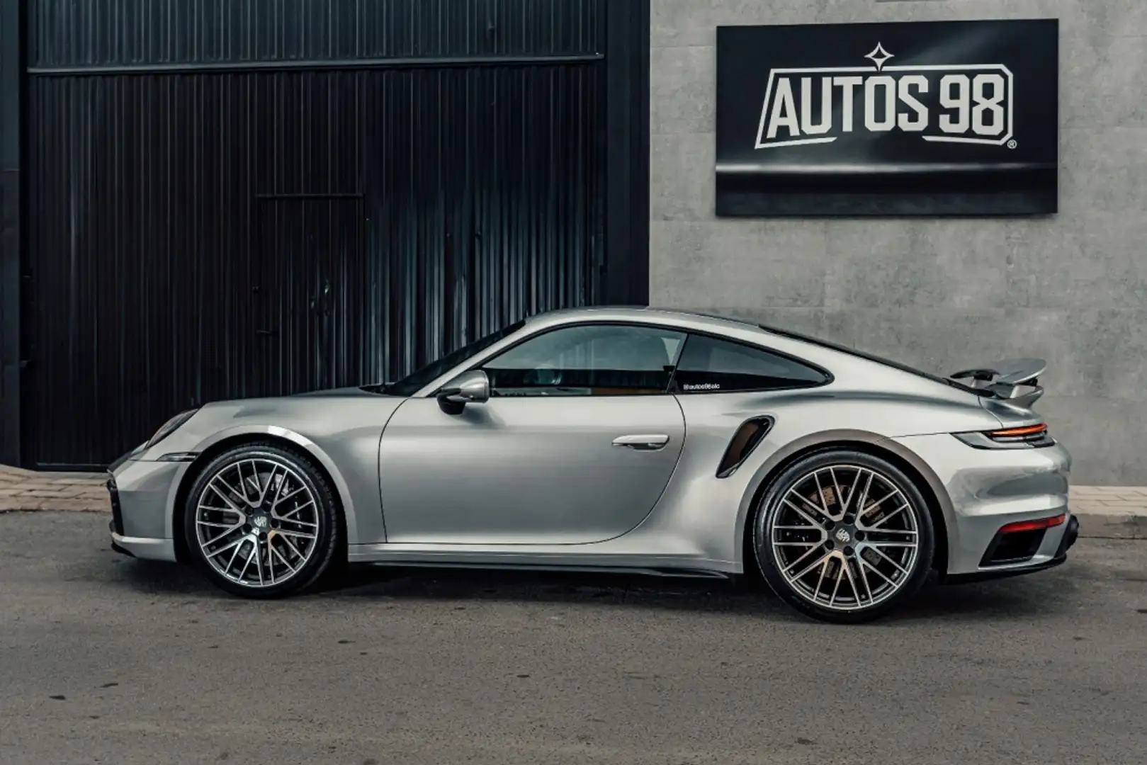 Porsche 992 Turbo Coupé PDK Gris - 1