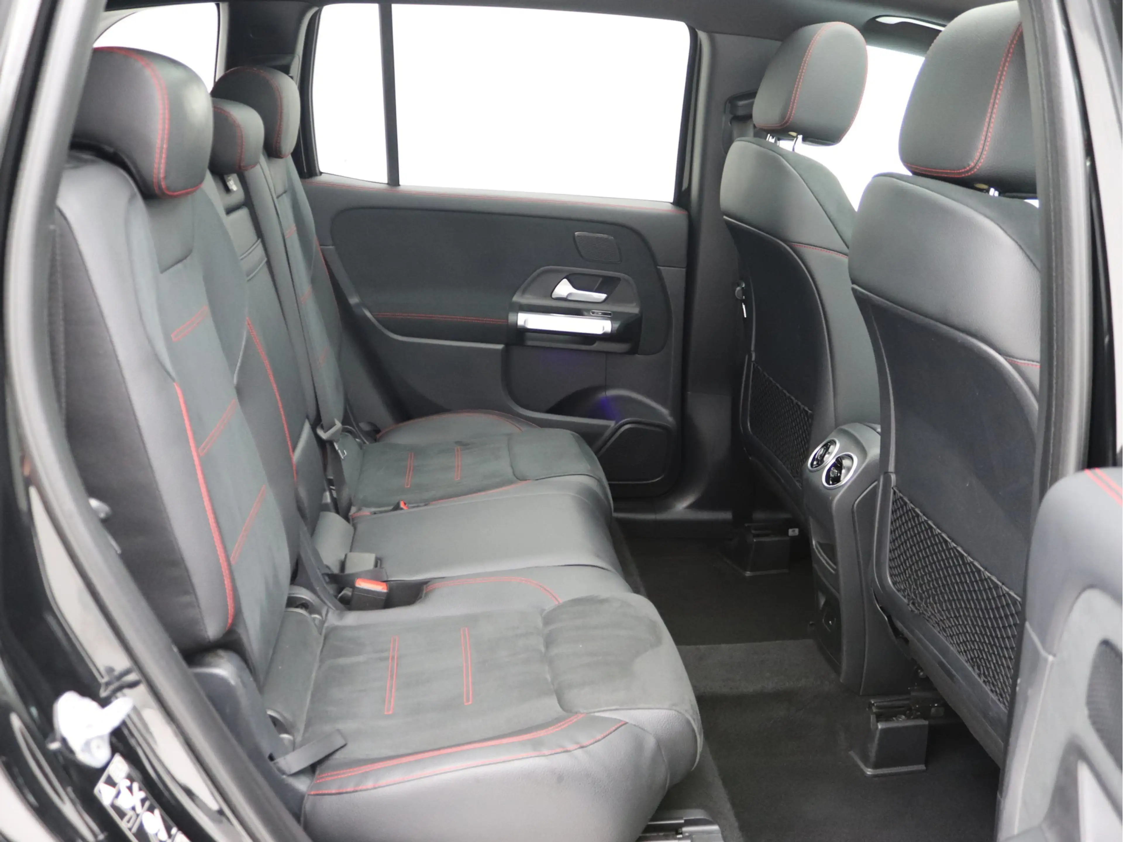 Mercedes-Benz GLB 200 AMG 7p. Pano, Trekhaak, Distronic, Memory — photo 13
