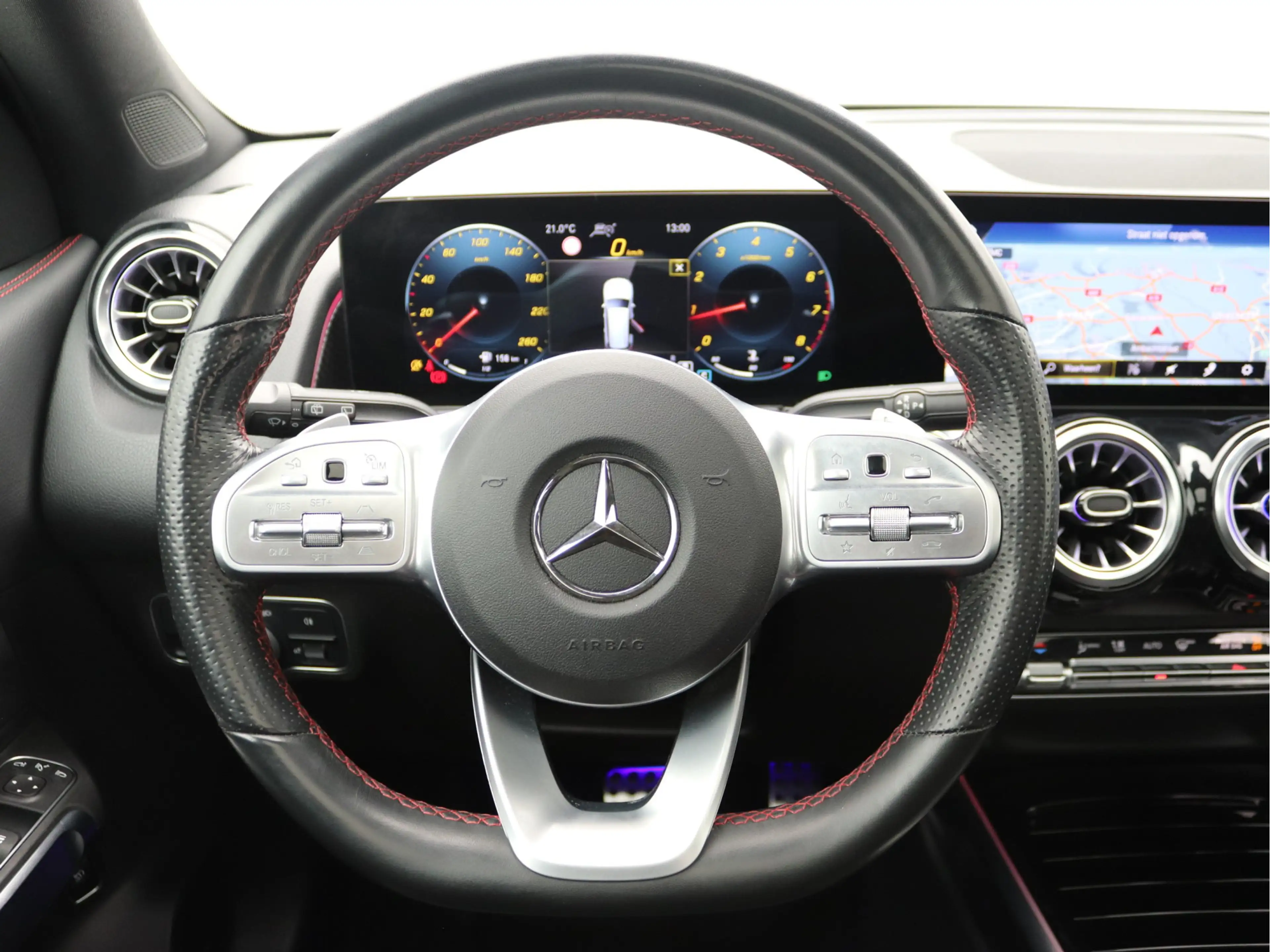 Mercedes-Benz GLB 200 AMG 7p. Pano, Trekhaak, Distronic, Memory — photo 15