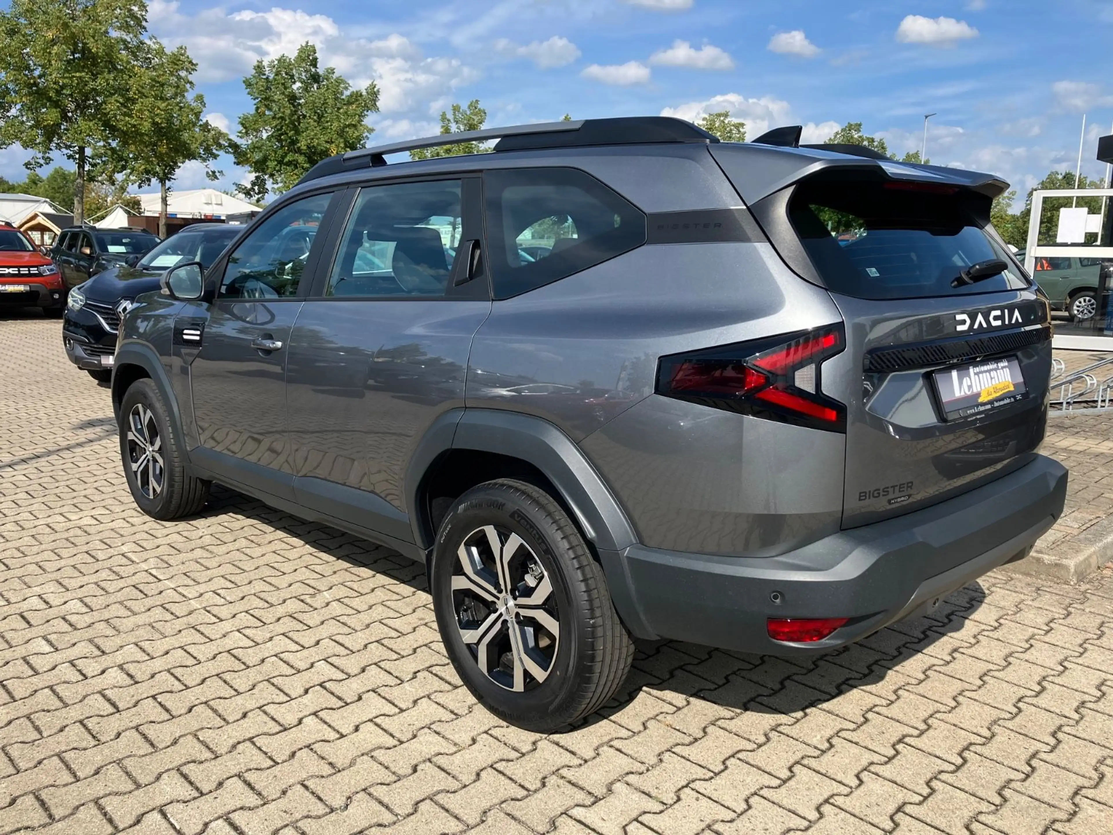 Dacia Bigster Hybrid 155 Expression — photo 4