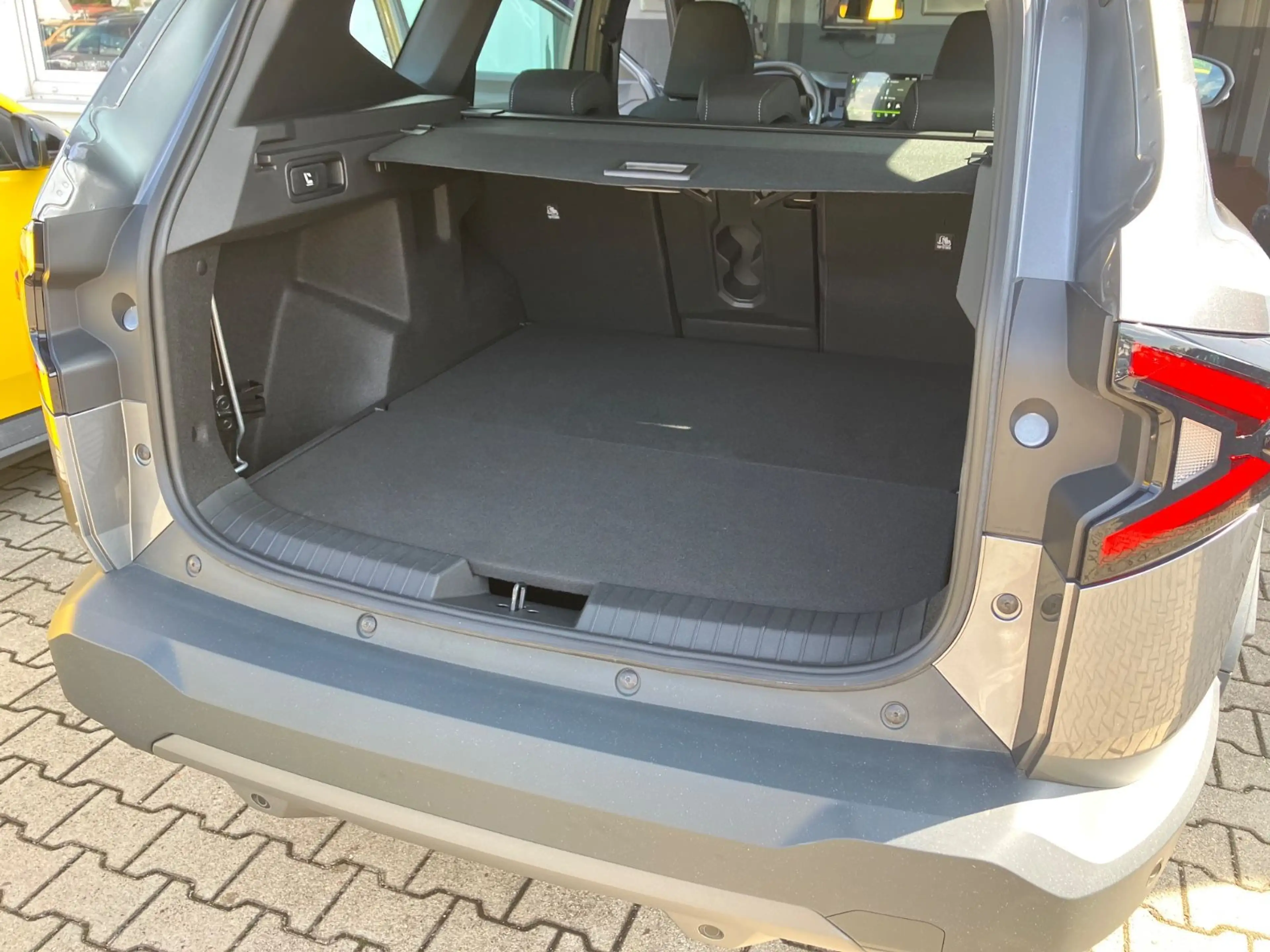 Dacia Bigster Hybrid 155 Expression — photo 9