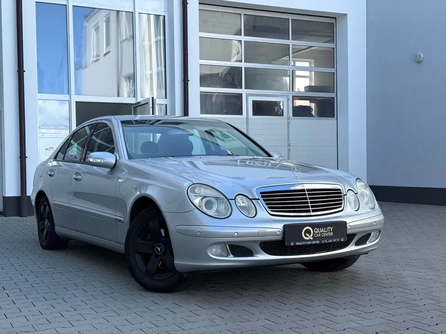 Mercedes-Benz E 320 CDI AUTOMATIK *AHK* Argent - 1