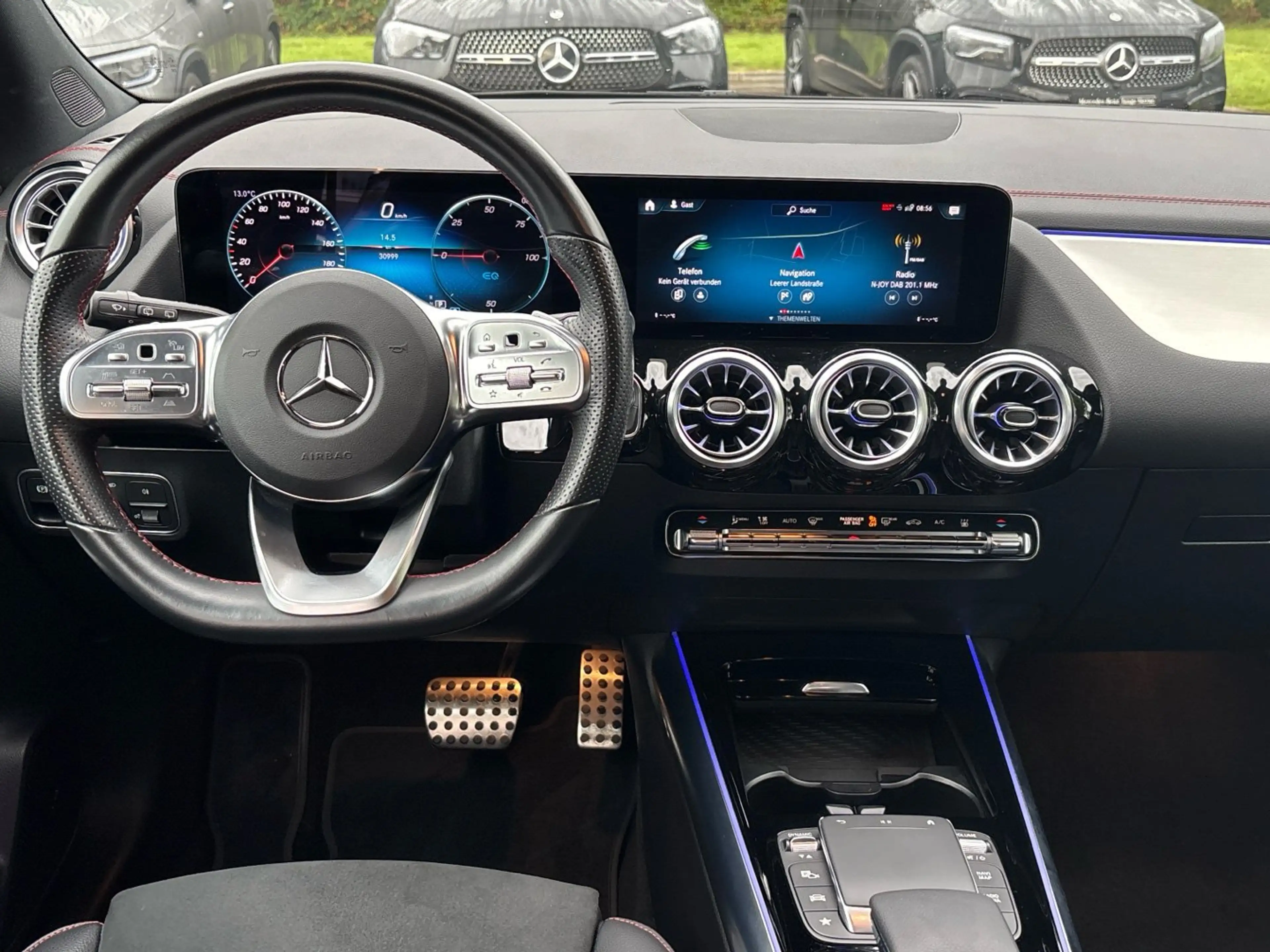 Mercedes-Benz EQA 300 4M AMG Distronic Kamera Ambiente AHK — photo 9