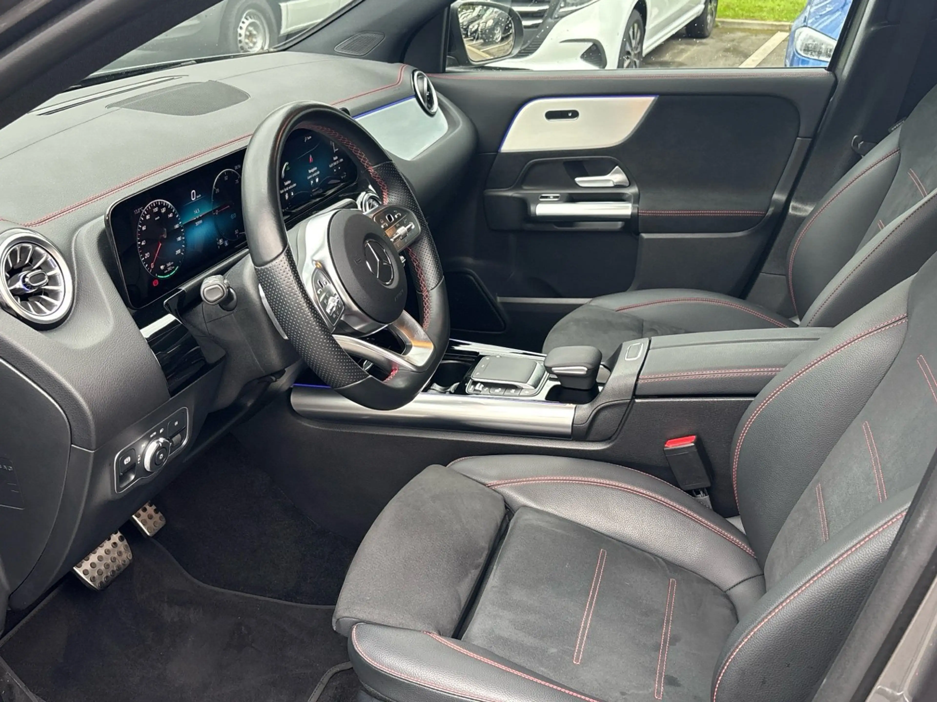 Mercedes-Benz EQA 300 4M AMG Distronic Kamera Ambiente AHK — photo 12