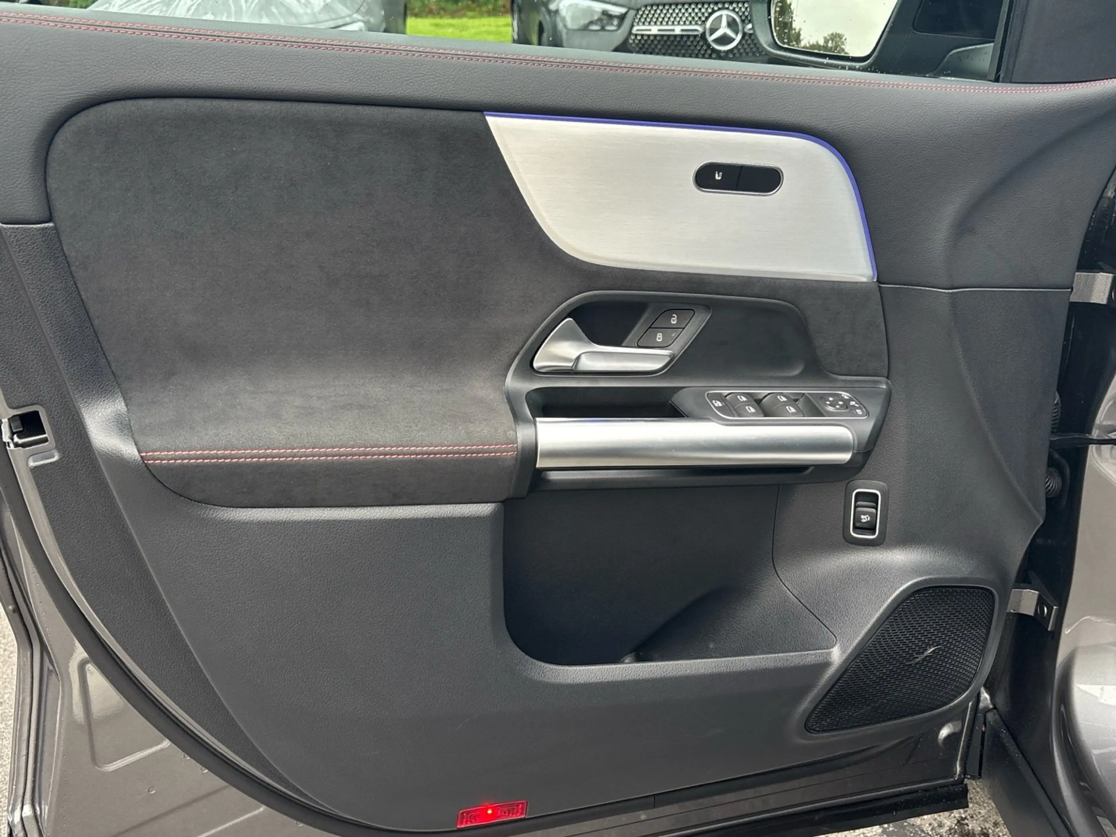 Mercedes-Benz EQA 300 4M AMG Distronic Kamera Ambiente AHK — photo 15
