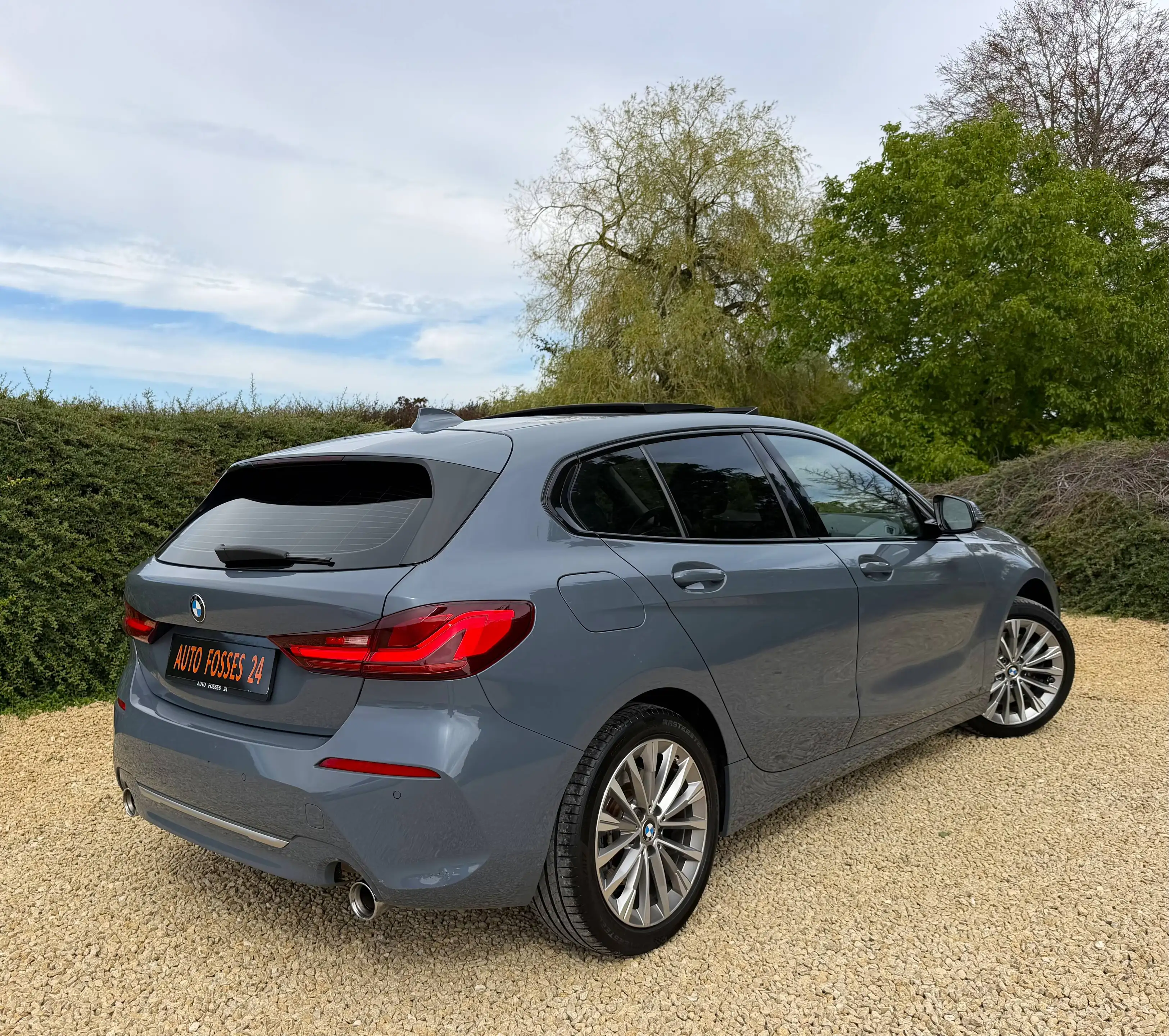 BMW 120 D FACE-LIFT 190 CV PACK LUXURY FULL OPTIONS BOITE AUTO SPORT PANORAMIQUE LED LIGHT CUIR CLIM GPS JA17' FULL — photo 8