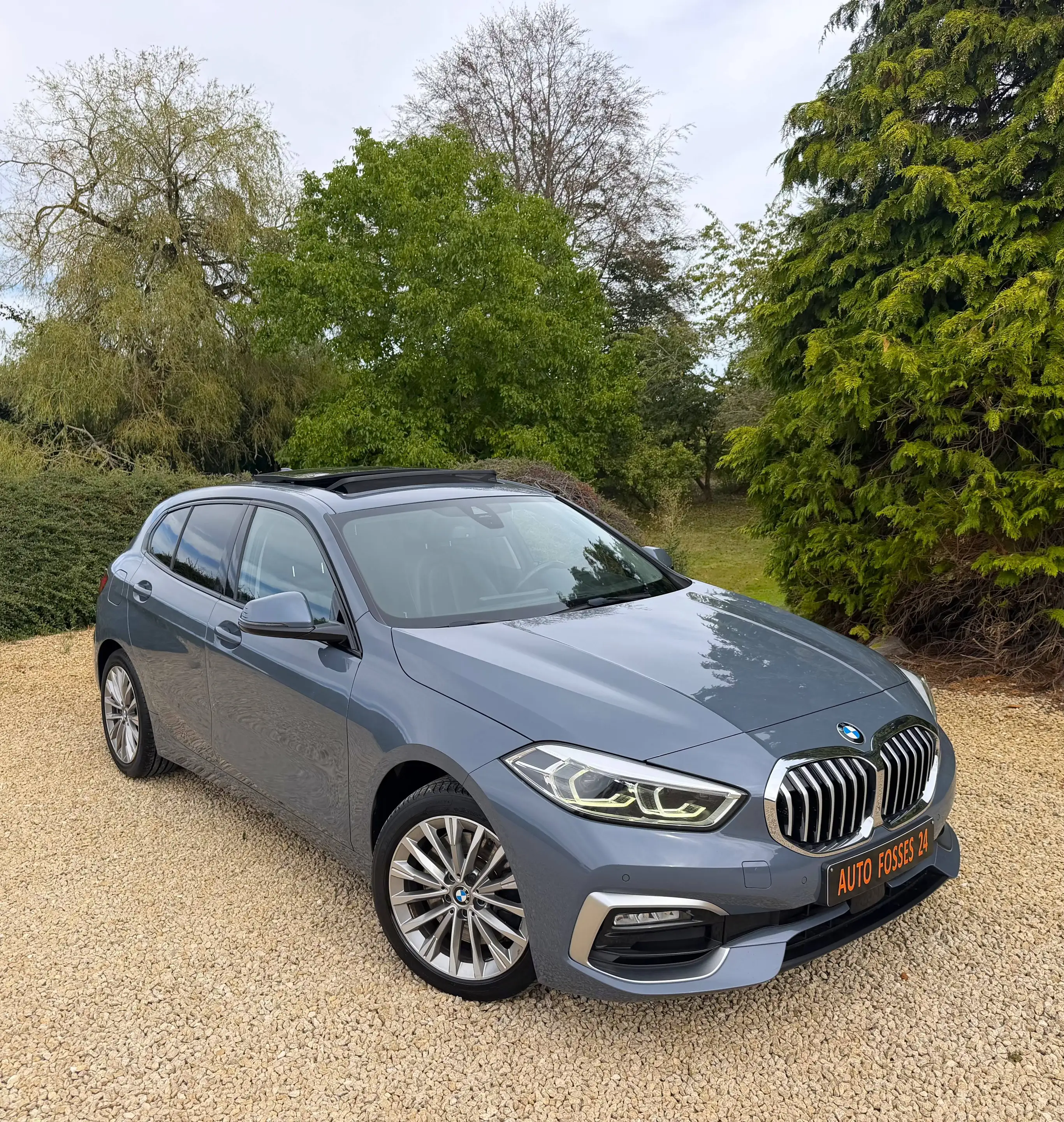 BMW 120 D FACE-LIFT 190 CV PACK LUXURY FULL OPTIONS BOITE AUTO SPORT PANORAMIQUE LED LIGHT CUIR CLIM GPS JA17' FULL — photo 5