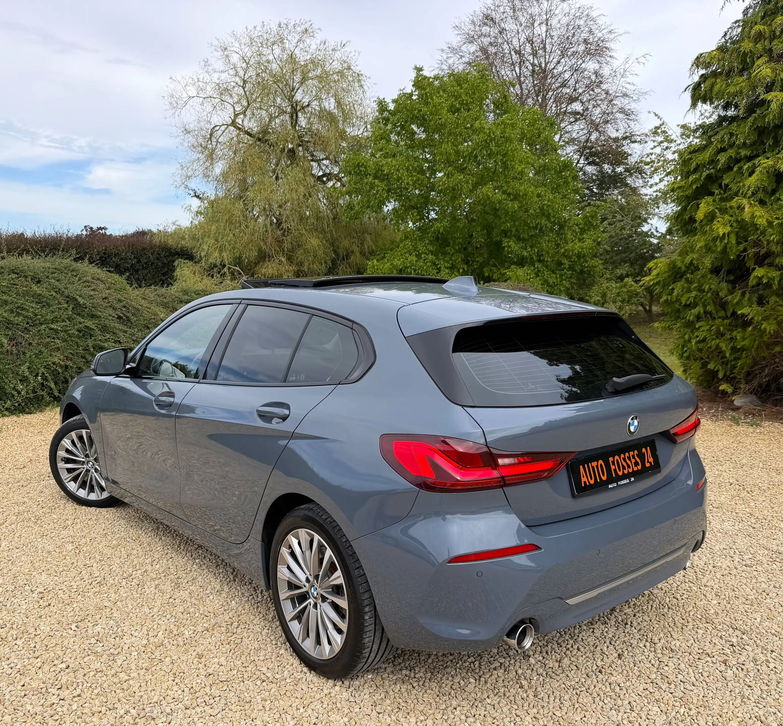 BMW 120 D FACE-LIFT 190 CV PACK LUXURY FULL OPTIONS BOITE AUTO SPORT PANORAMIQUE LED LIGHT CUIR CLIM GPS JA17' FULL — photo 3