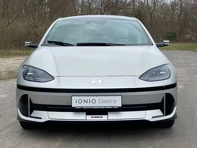 Hyundai Ioniq 6 view 9