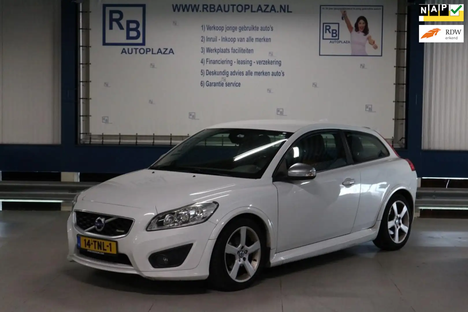 Volvo C30 1.6 D2 R-Edition / Leer / White ! Wit - 1