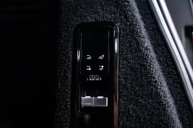 Land Rover Range Rover Sport view 11