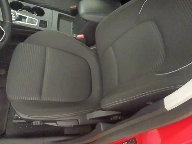 Ford Focus view 14