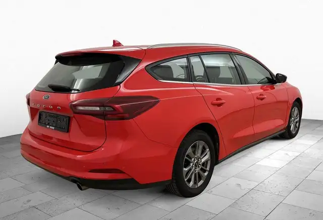Ford Focus view 5