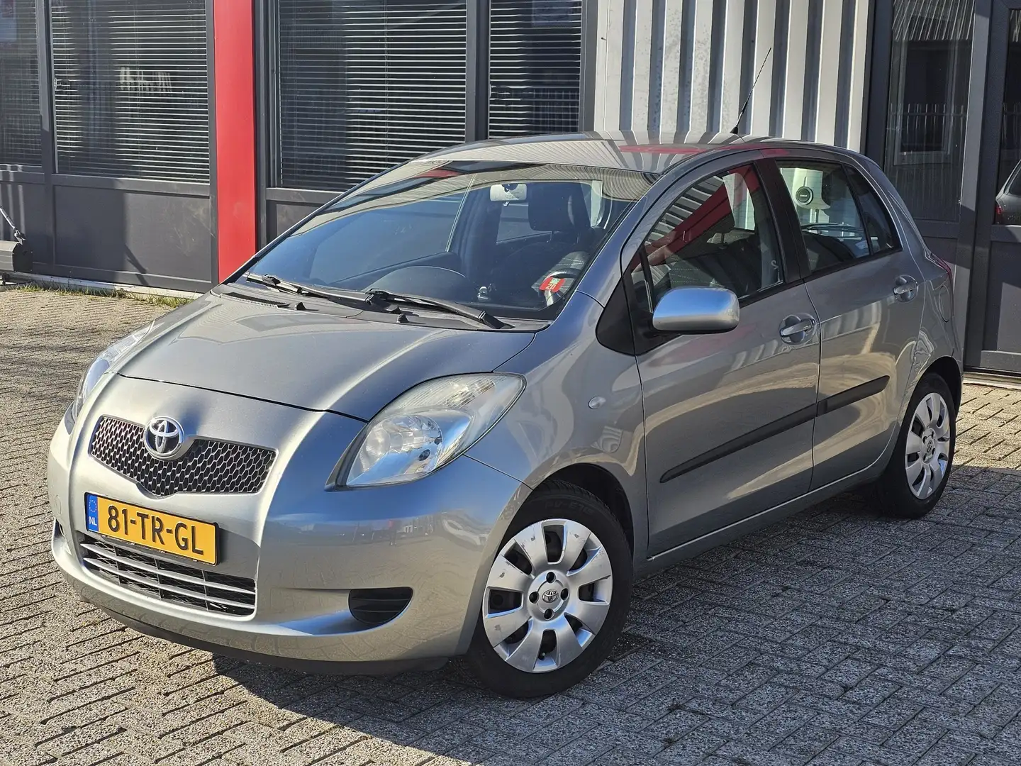 Toyota Yaris 1.3 VVT-i Multi Mode Sol - 1