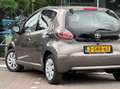 Toyota Aygo 1.0 VVT-i Now 5-deurs Airco Dealer NAP Bruin - thumbnail 10