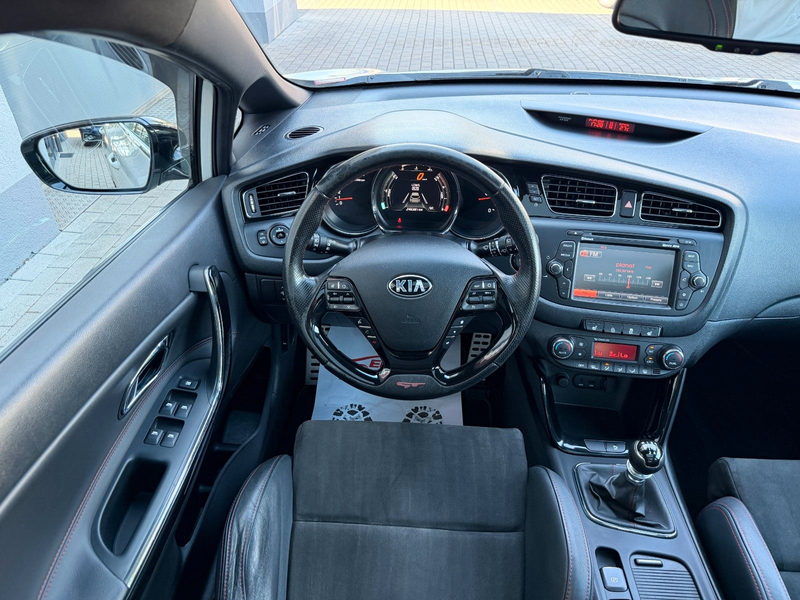 Kia Ceed / cee'd Ceed GT-Track 1.6-GDi*Navi*Panorama*Xenon — photo 13