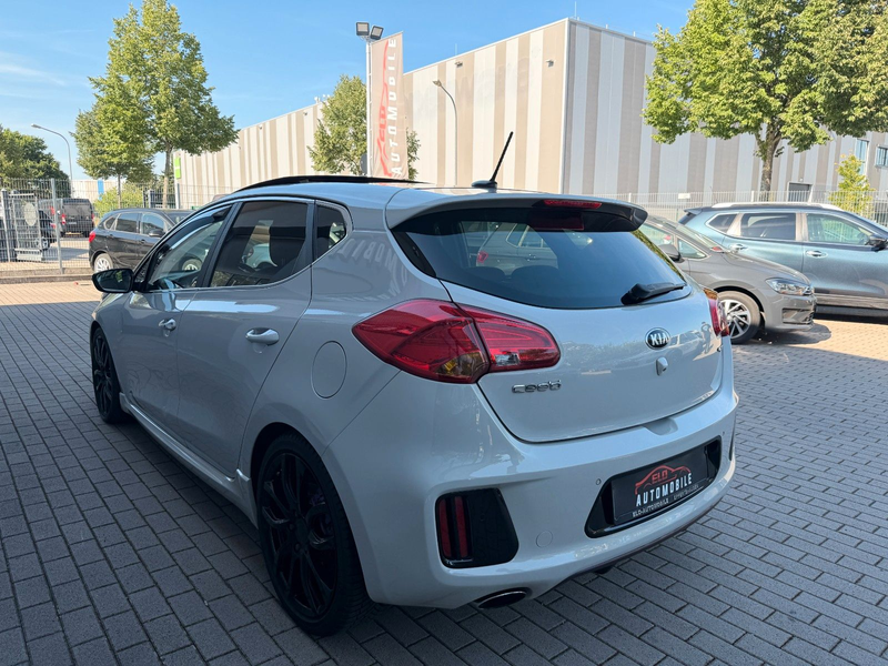Kia Ceed / cee'd Ceed GT-Track 1.6-GDi*Navi*Panorama*Xenon — photo 5