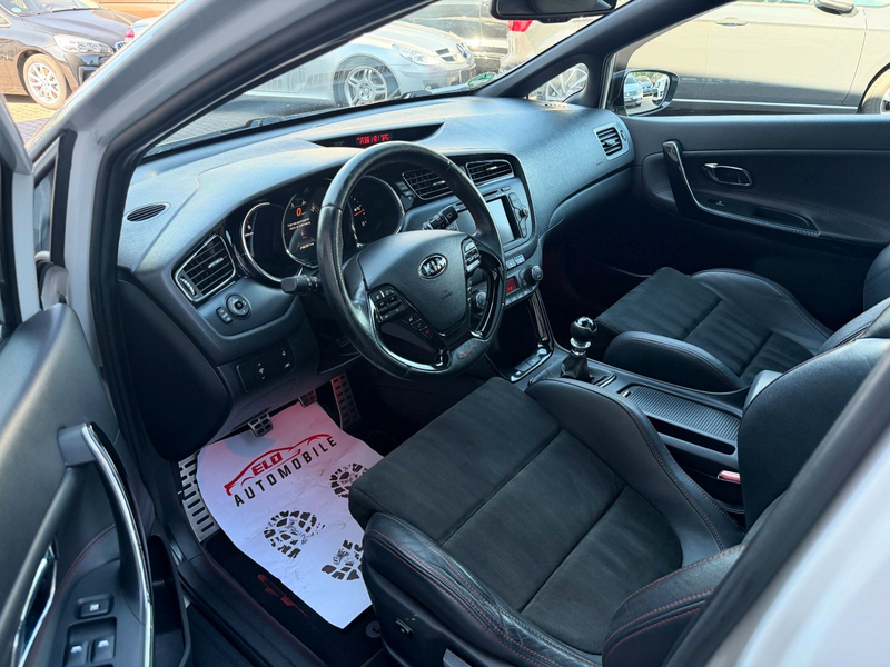 Kia Ceed / cee'd Ceed GT-Track 1.6-GDi*Navi*Panorama*Xenon — photo 12