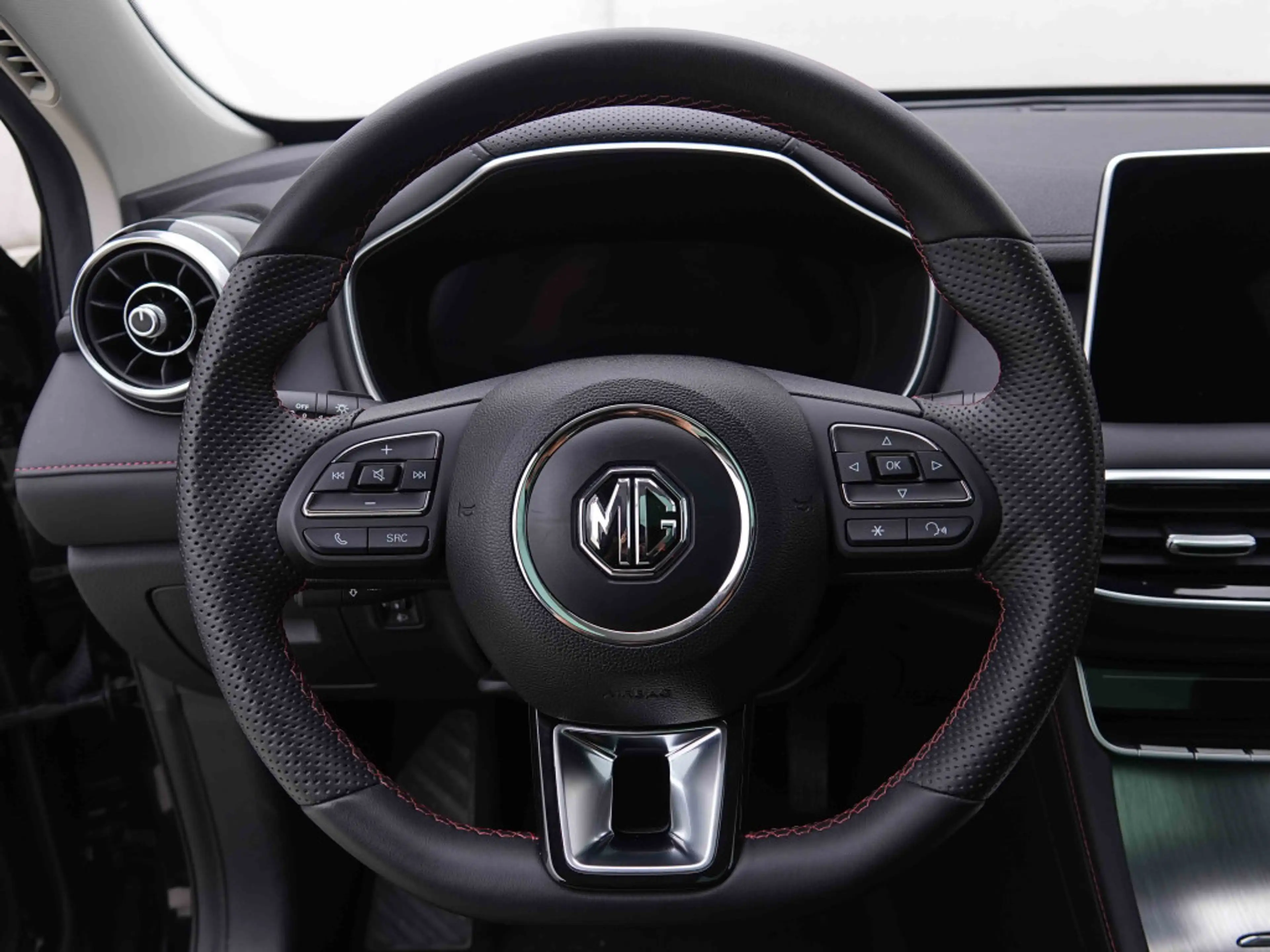 MG HS 1.5 T-GDi 162 Luxury | Pano | Leather | 360Cam | GPS | LED | ALU18 — photo 10