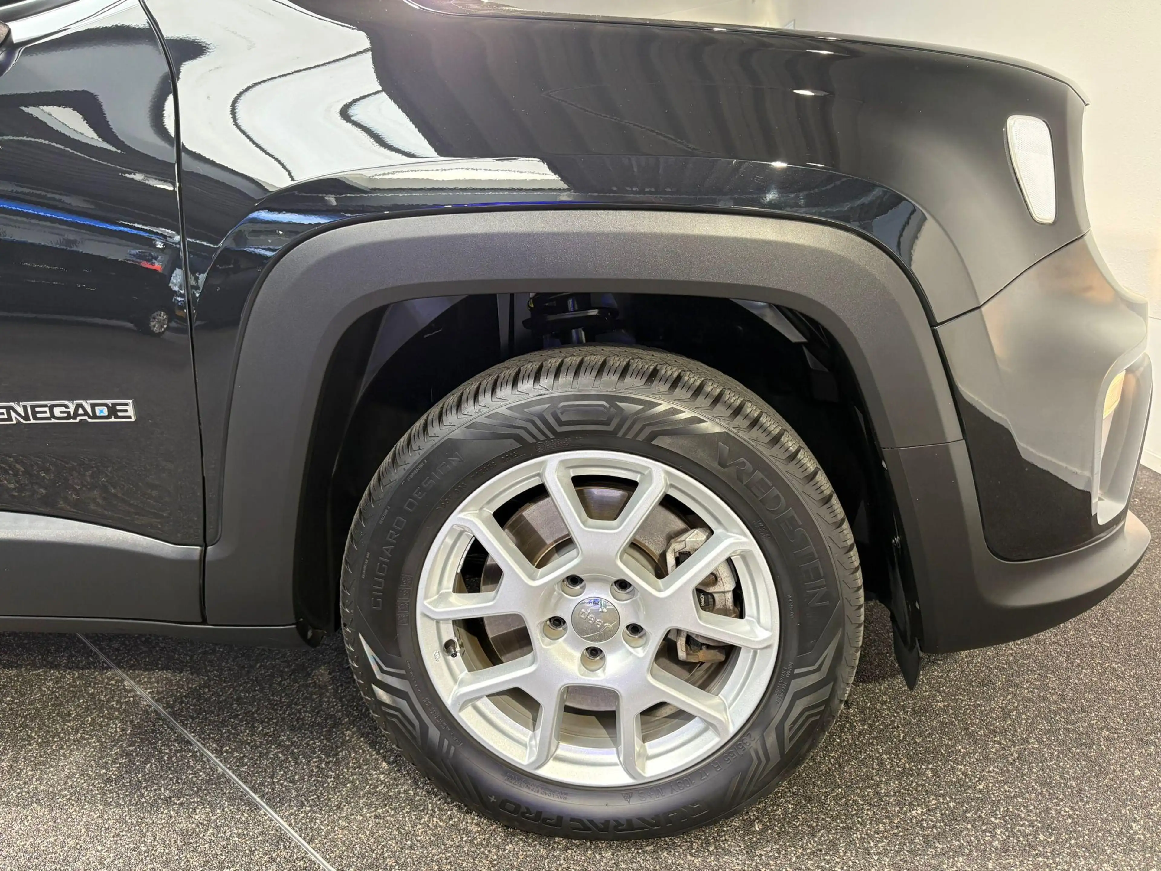 Jeep Renegade 4xe 240 Plug-in Hybrid Electric Limited Lease Ed. — photo 18