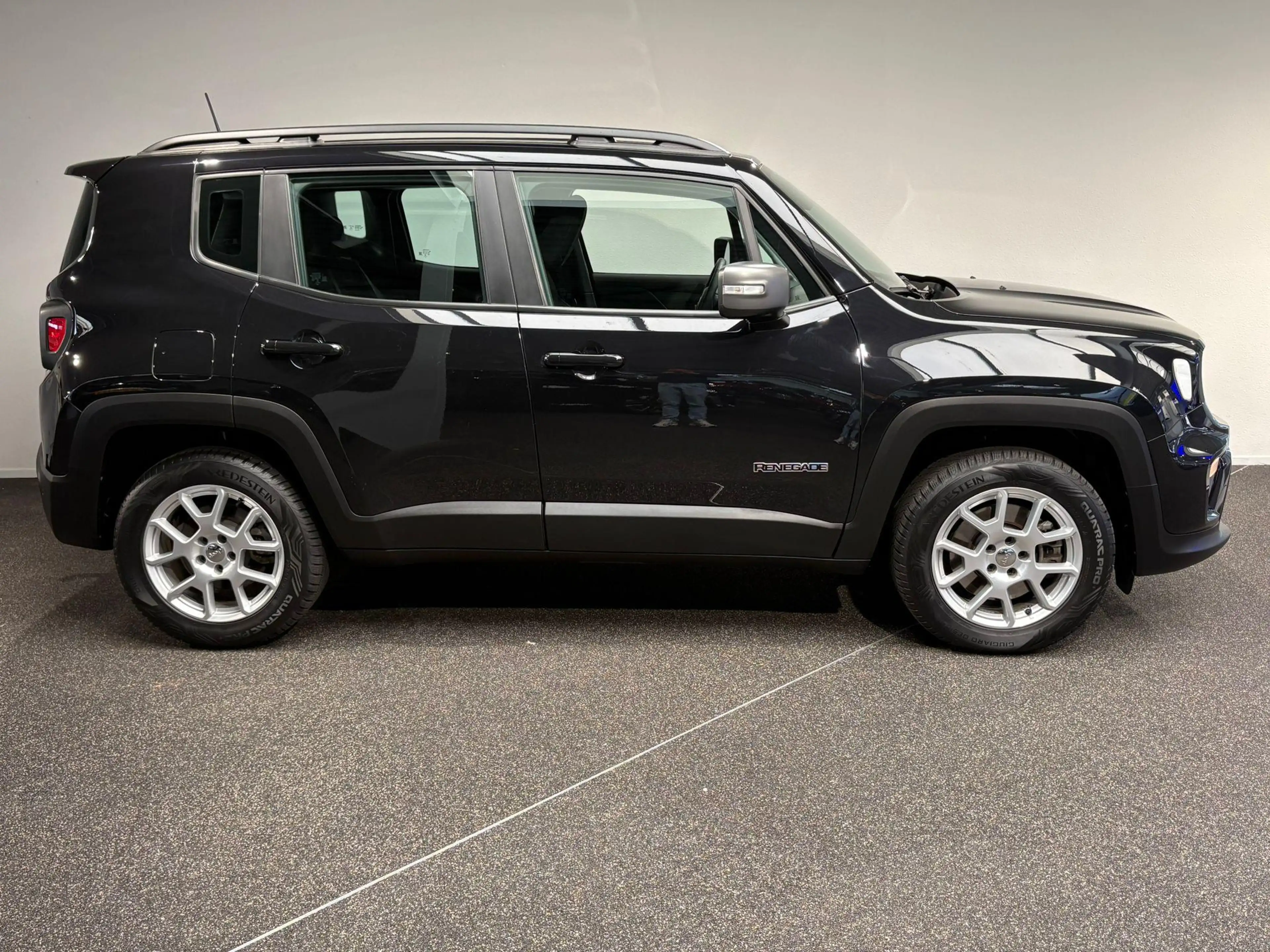 Jeep Renegade 4xe 240 Plug-in Hybrid Electric Limited Lease Ed. — photo 15