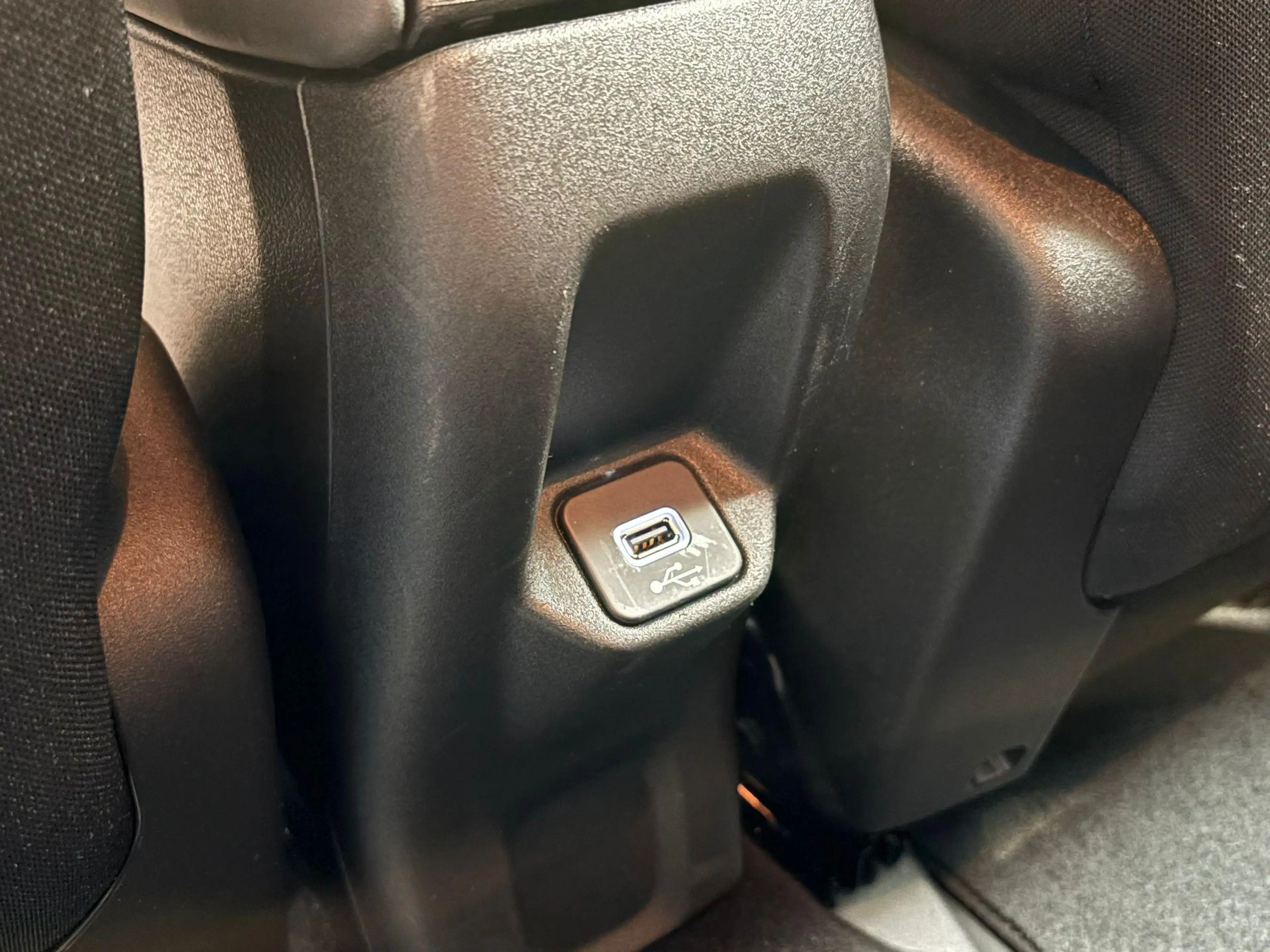 Jeep Renegade 4xe 240 Plug-in Hybrid Electric Limited Lease Ed. — photo 28