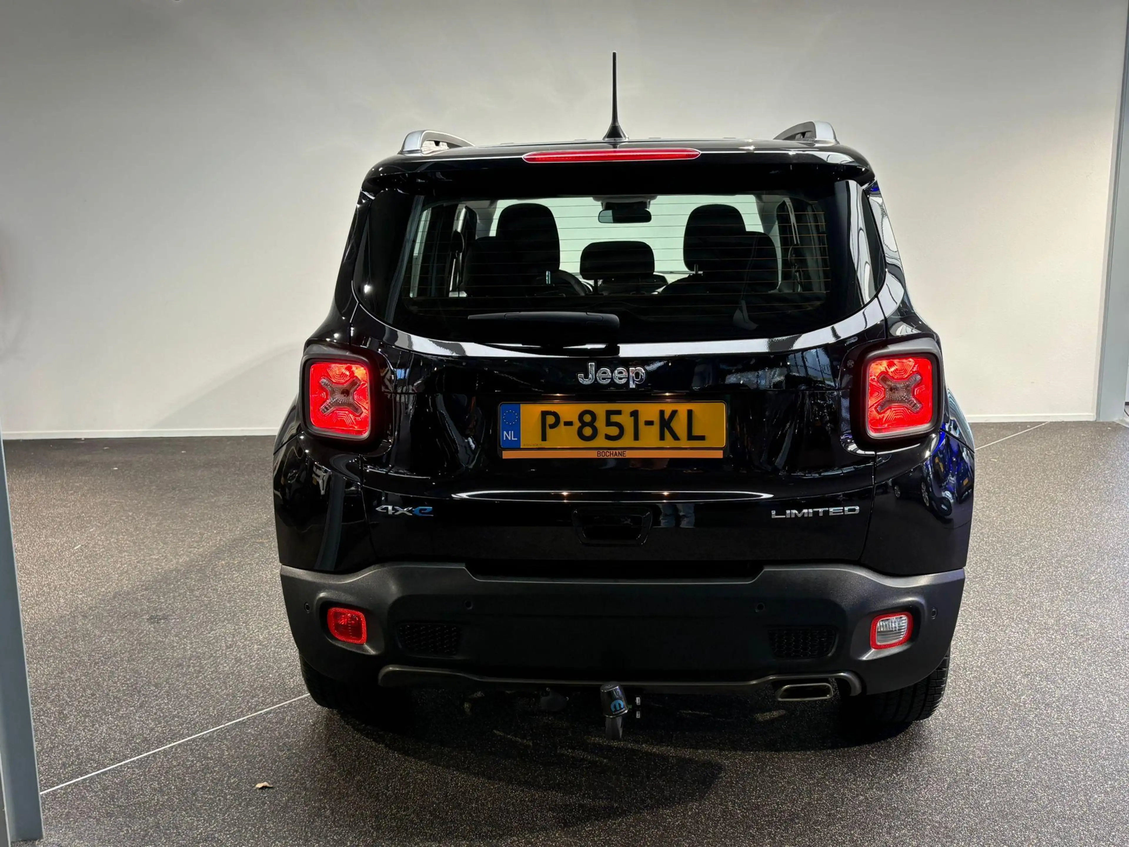 Jeep Renegade 4xe 240 Plug-in Hybrid Electric Limited Lease Ed. — photo 17