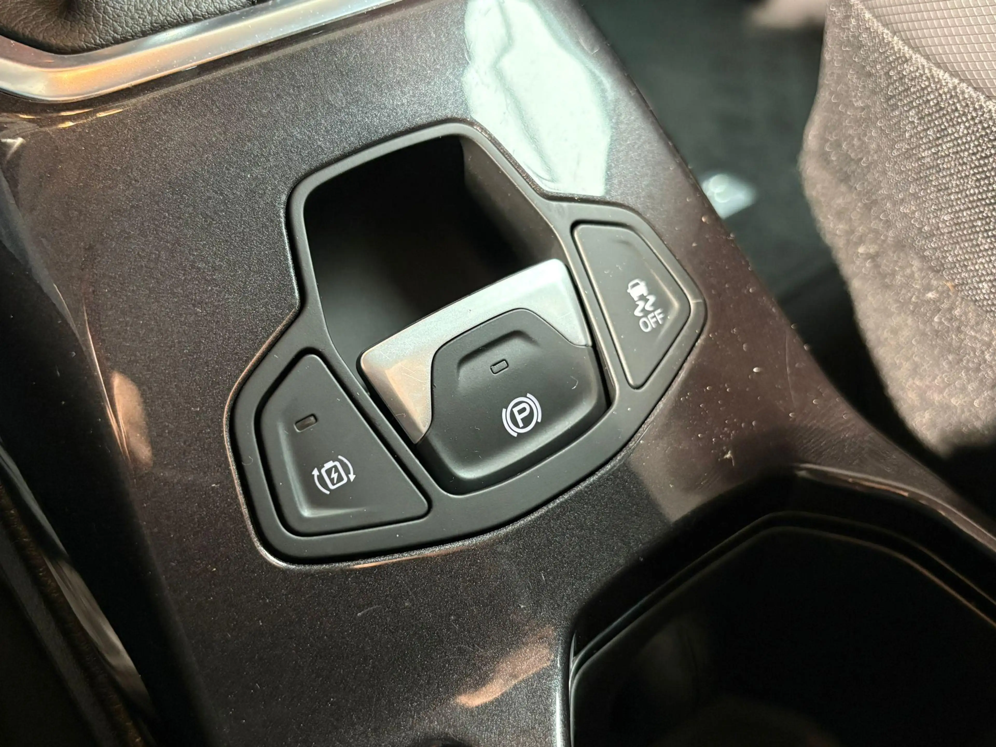 Jeep Renegade 4xe 240 Plug-in Hybrid Electric Limited Lease Ed. — photo 11