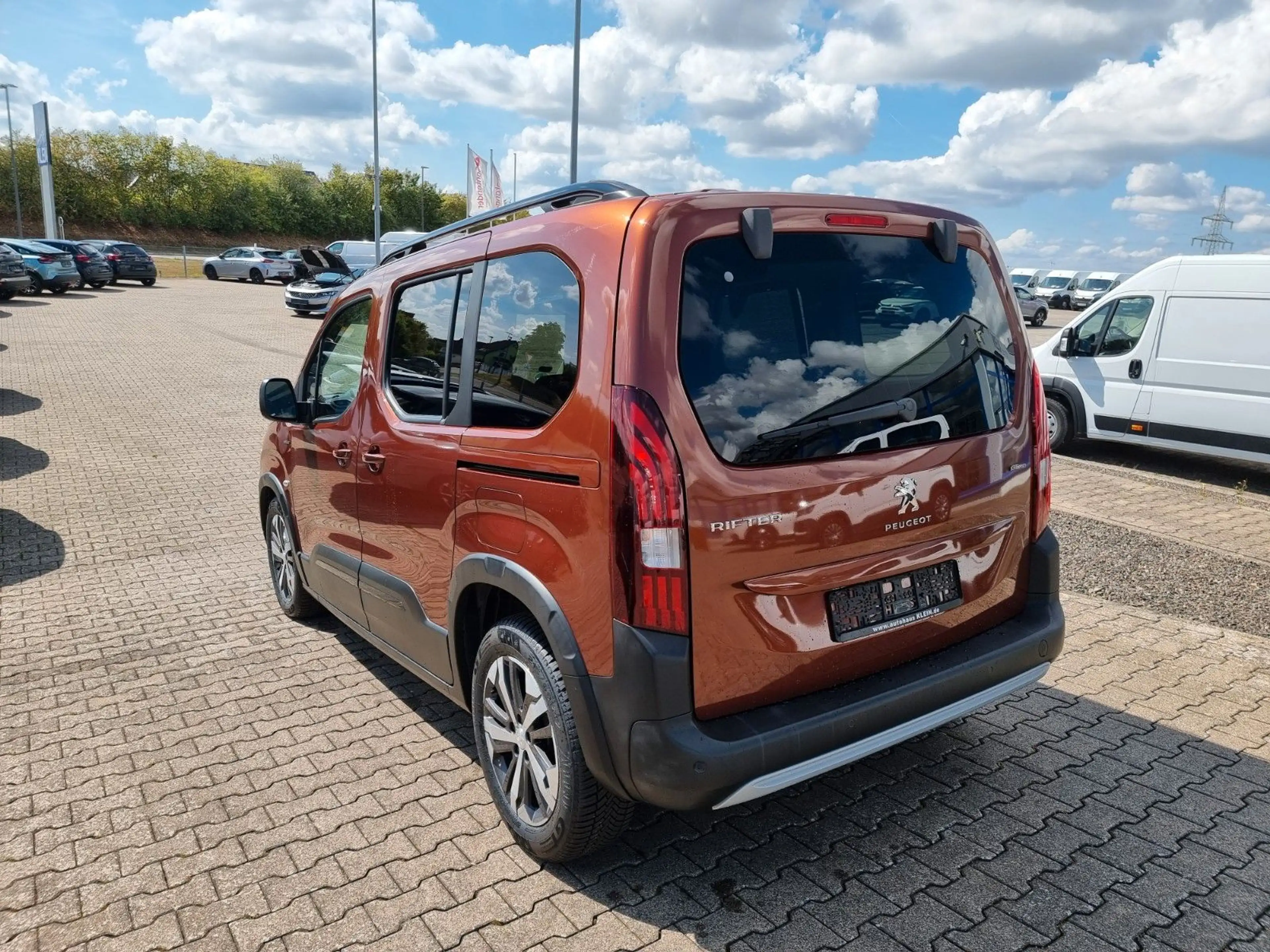 Peugeot Rifter BlueHDi 130 EAT8 GT *TEMP*NAVI*KLIMA*PDC — photo 4