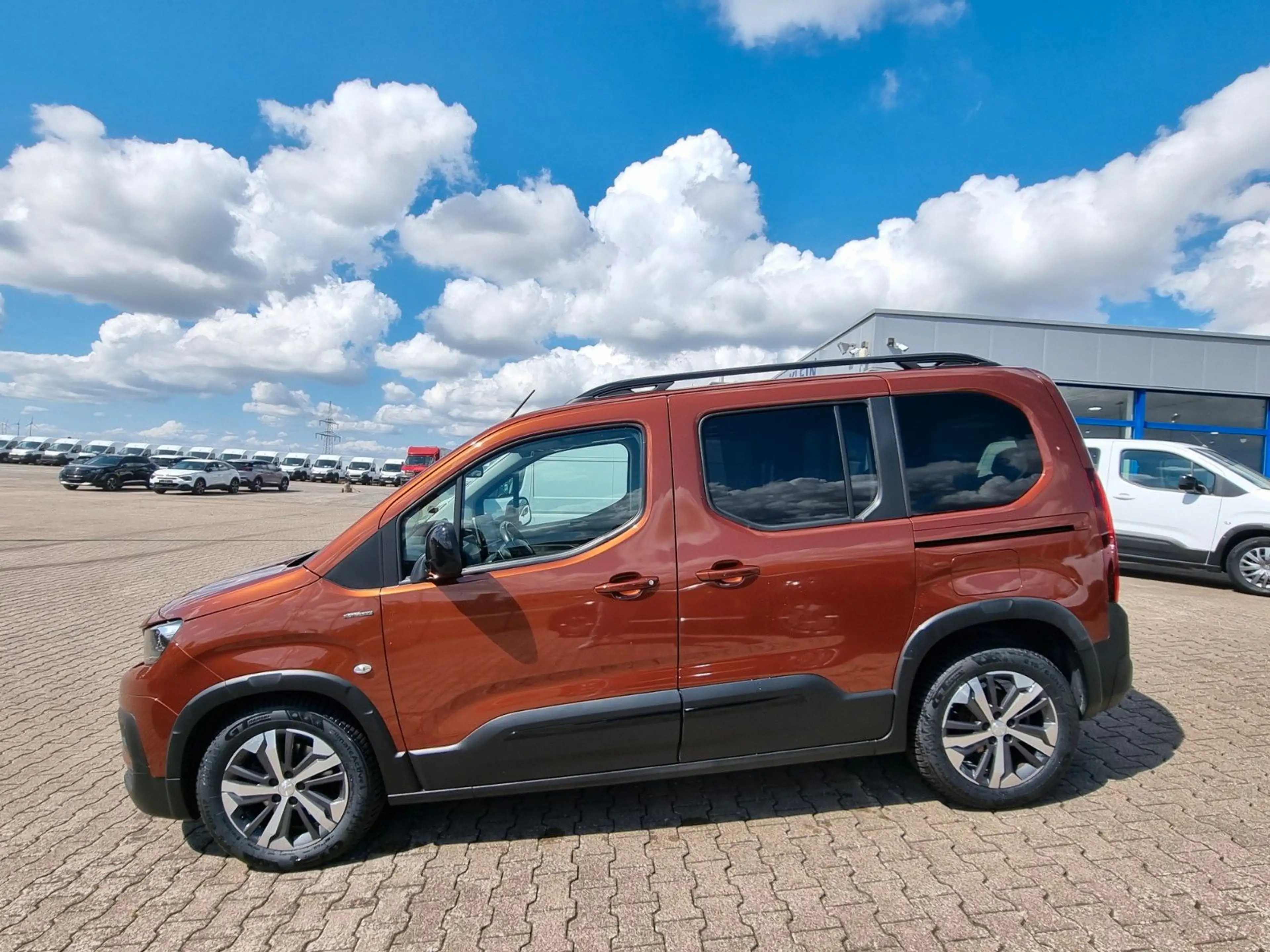 Peugeot Rifter BlueHDi 130 EAT8 GT *TEMP*NAVI*KLIMA*PDC — photo 3