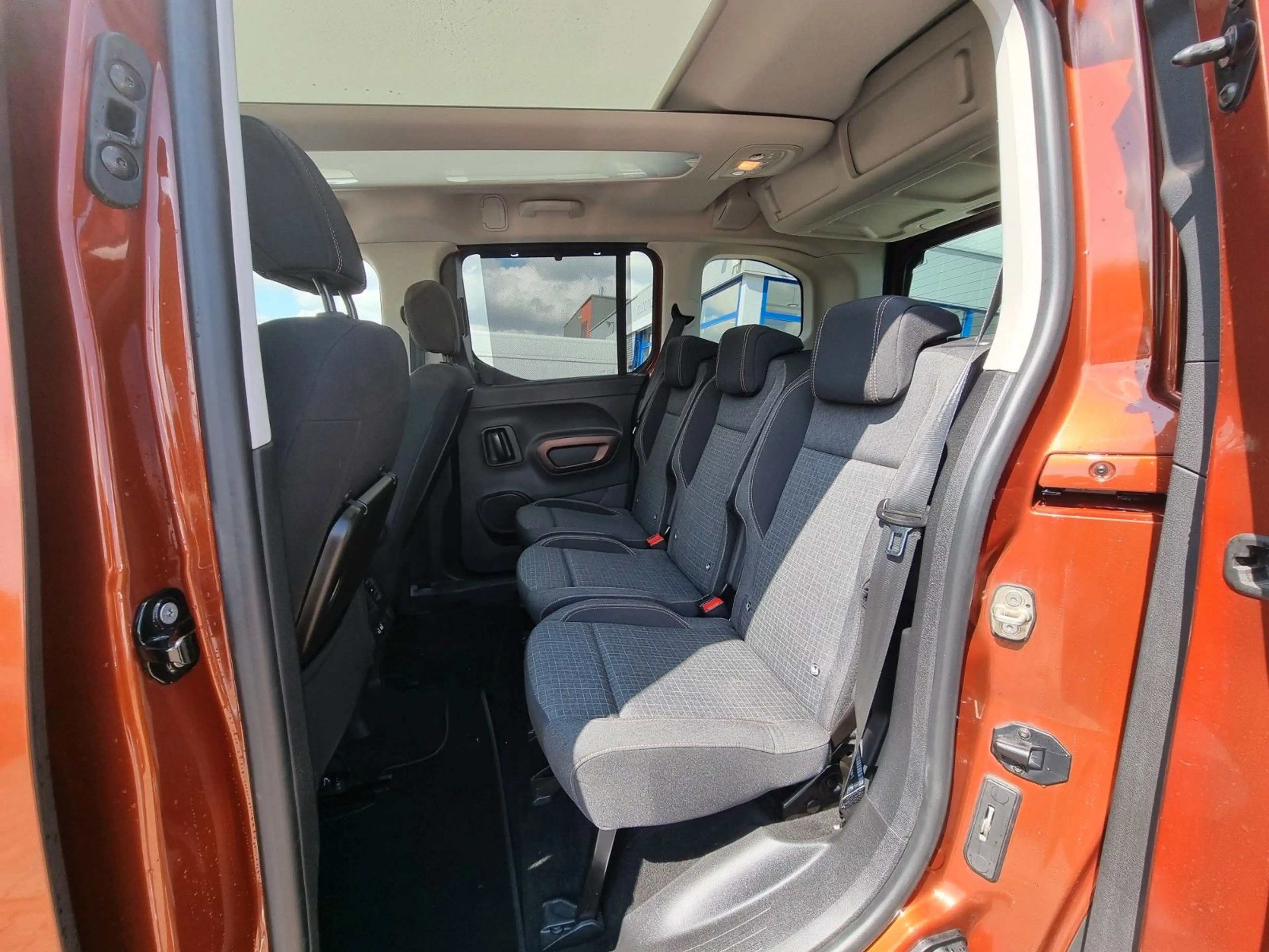 Peugeot Rifter BlueHDi 130 EAT8 GT *TEMP*NAVI*KLIMA*PDC — photo 11