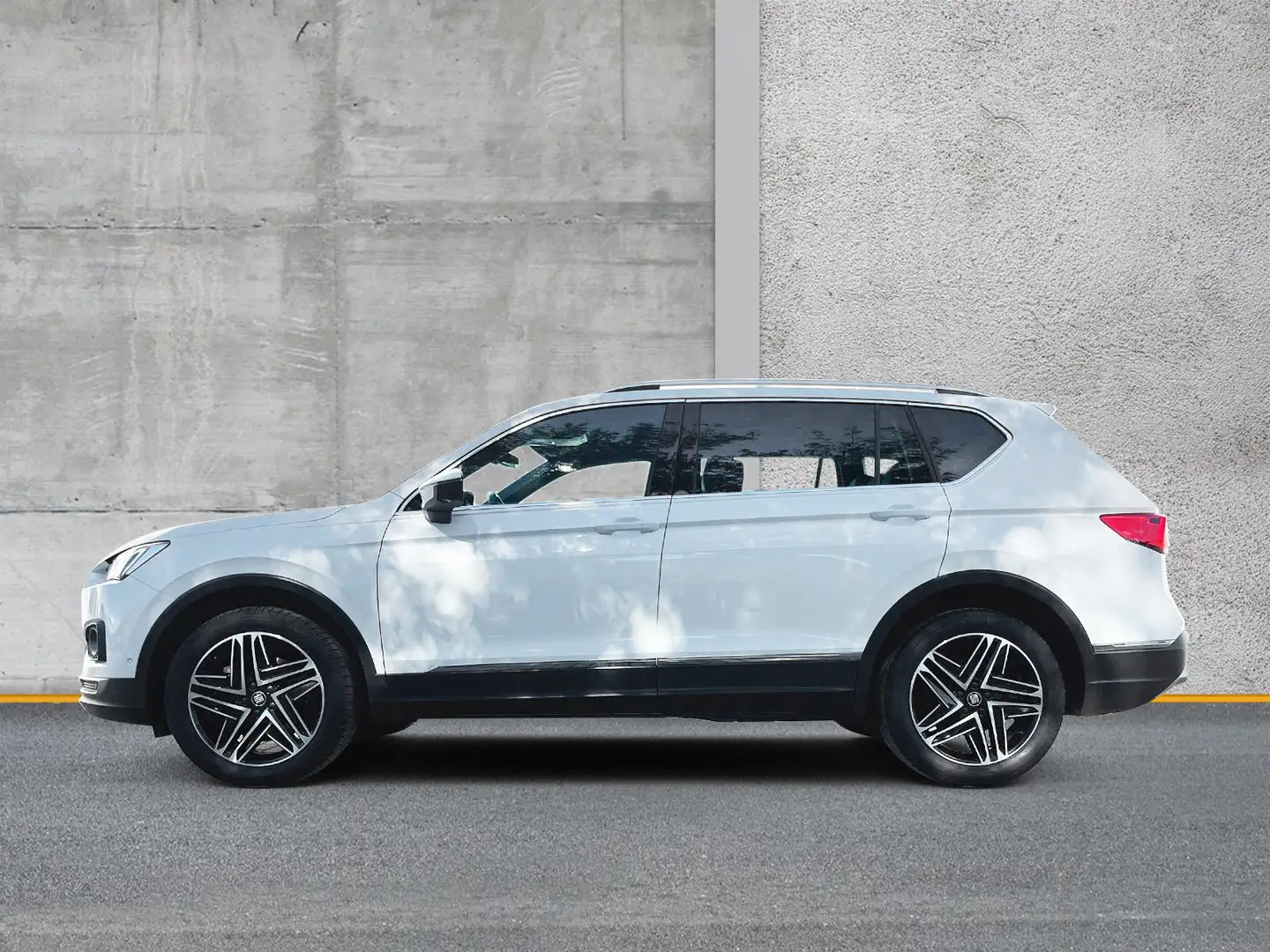 SEAT Tarraco 2.0 TDI DSG Xcellence 4Drive AHK LEDER DCC LED Blanc - 2